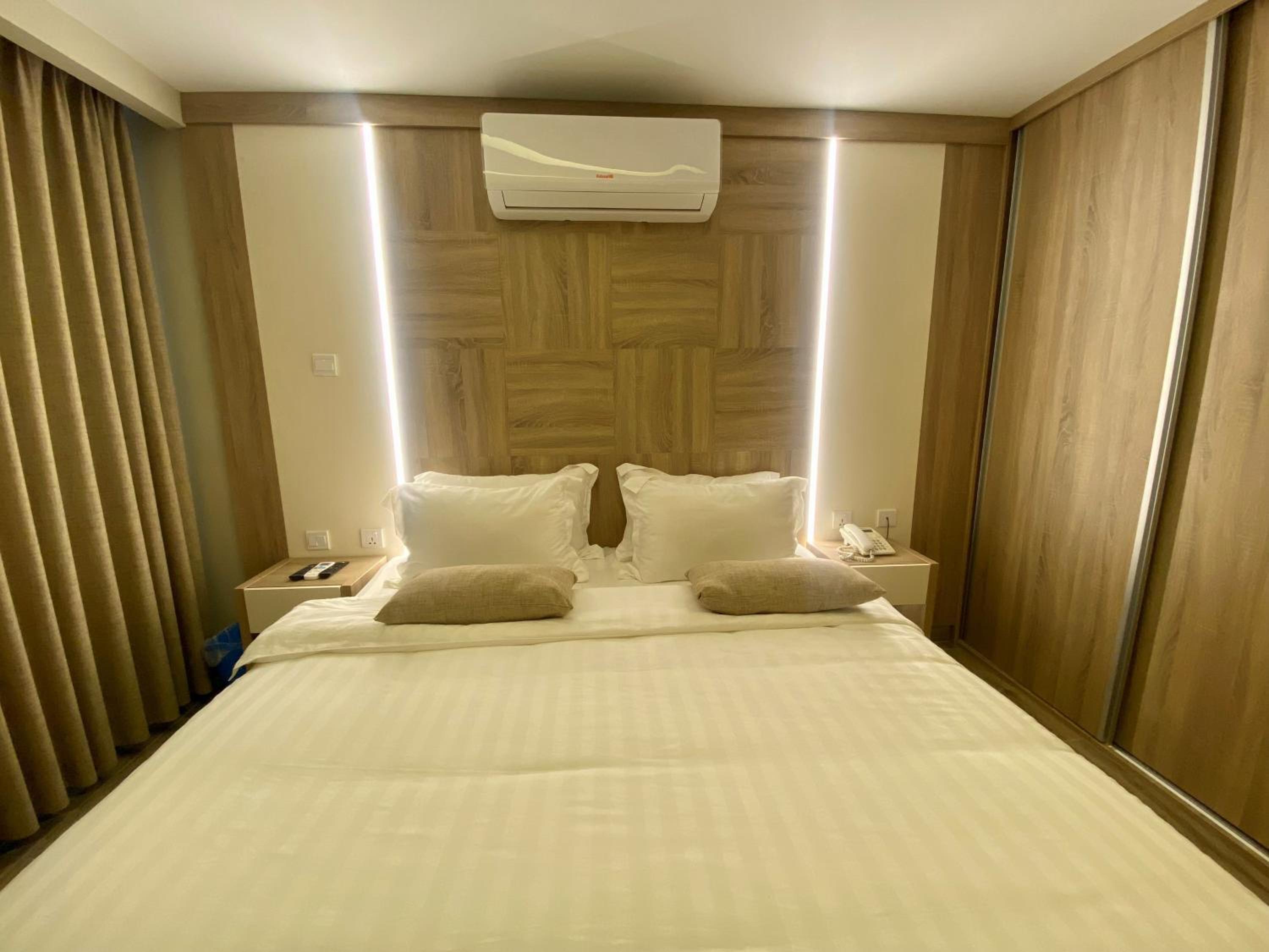 Deluxe Double Room - Photo 4