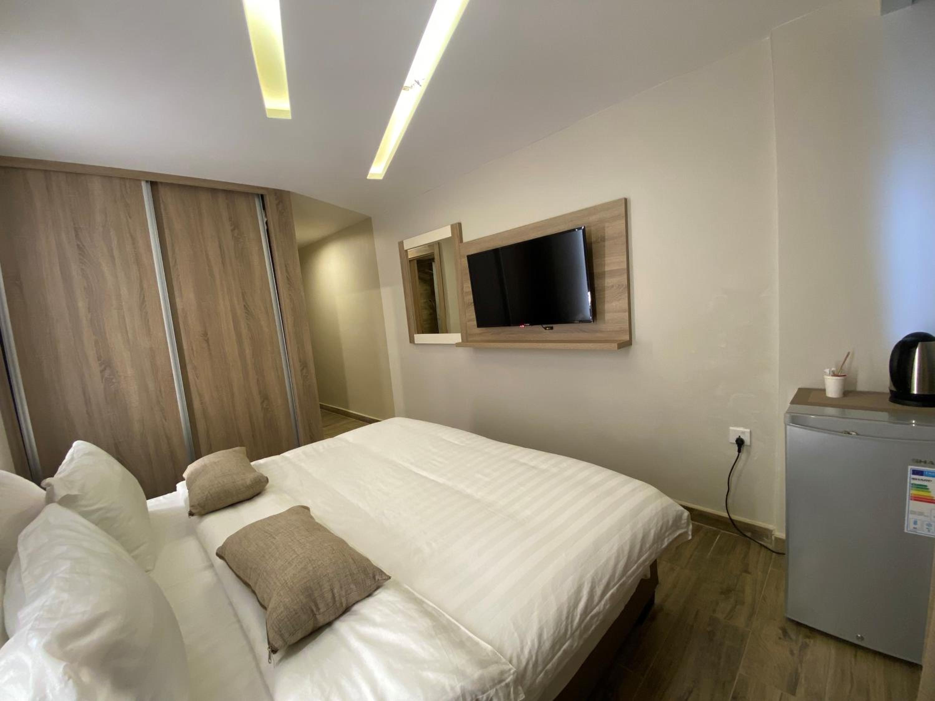 Deluxe Double Room - Photo 5