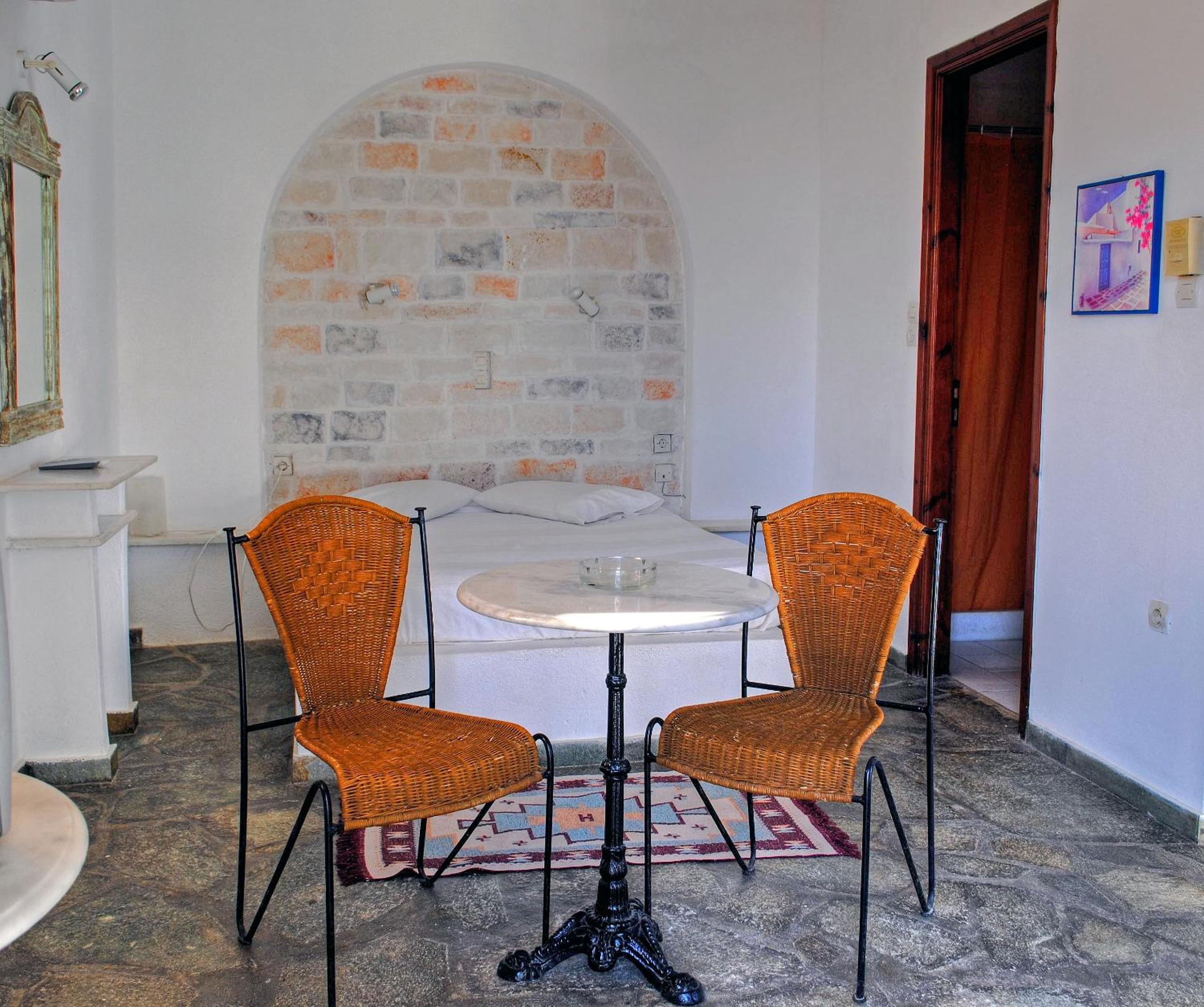 Double Room - Photo 10