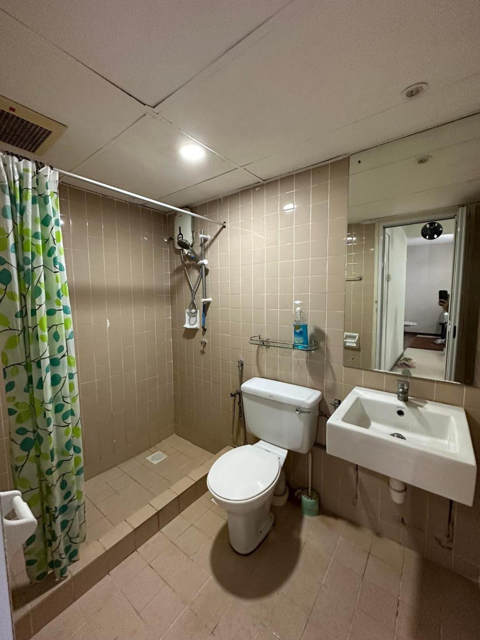 Three-Bedroom Apartment photo 2