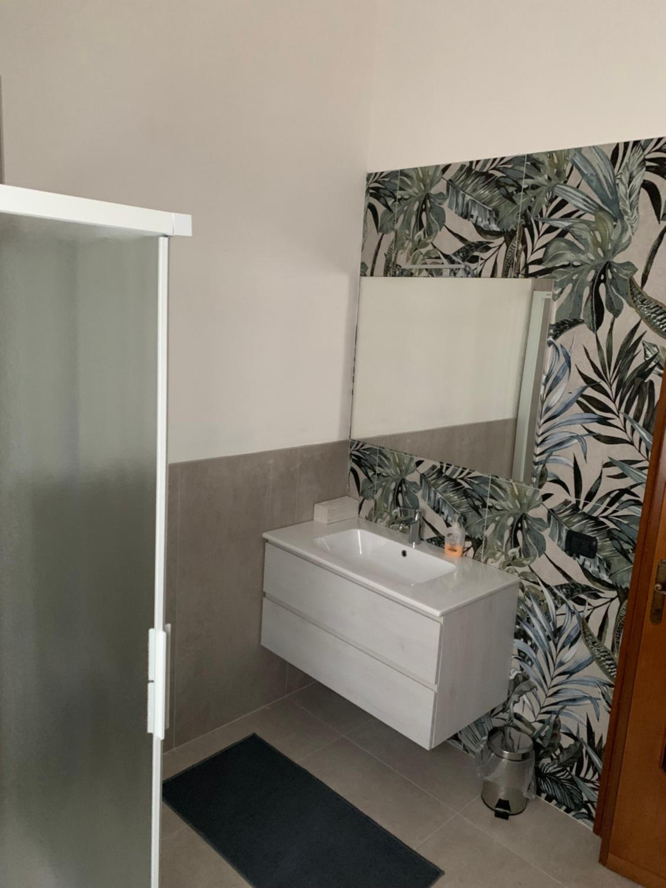 Double or Twin Room with Private Bathroom - Photo 6