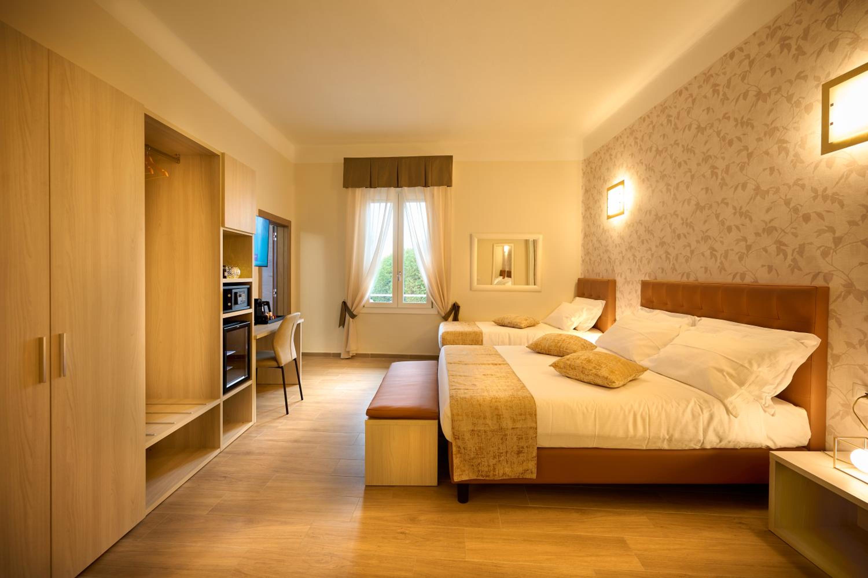 Luxury Triple Room