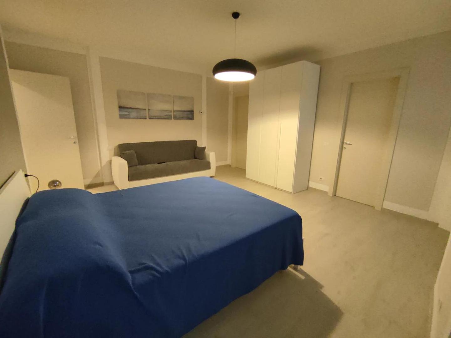 One-Bedroom Apartment photo 3