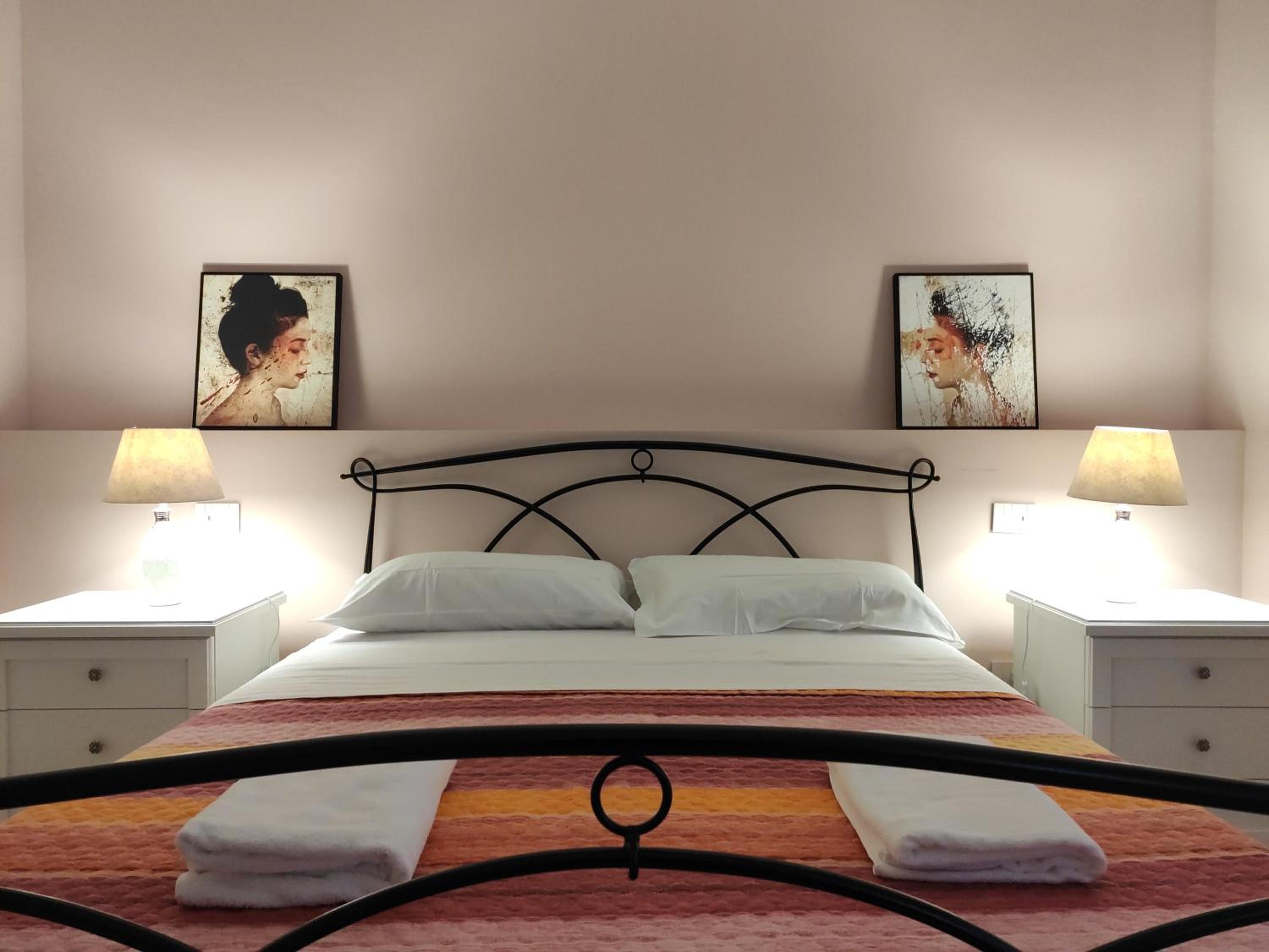 Queen Room with Balcony photo 2