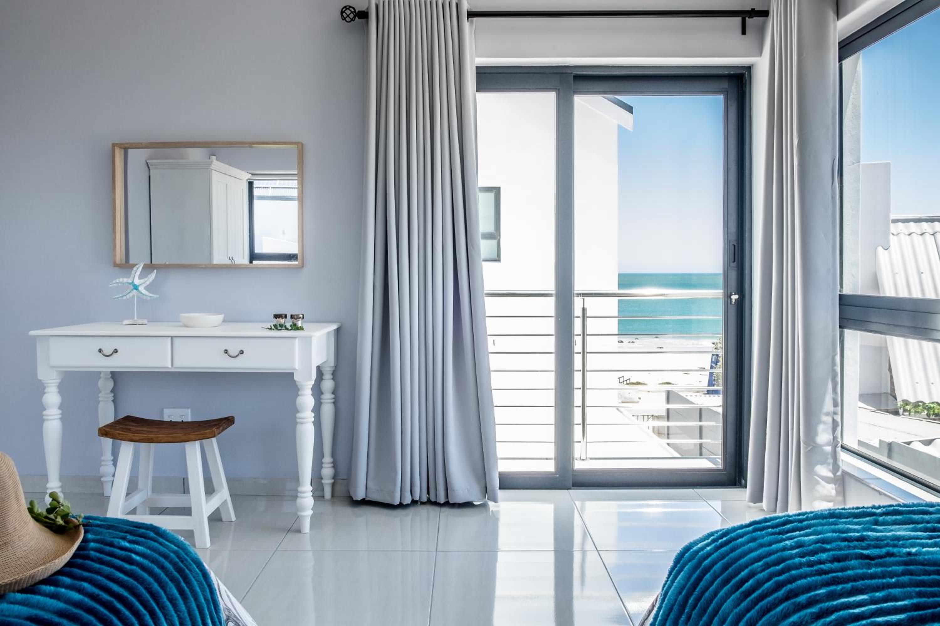 Villa - Beach Front - Photo 42