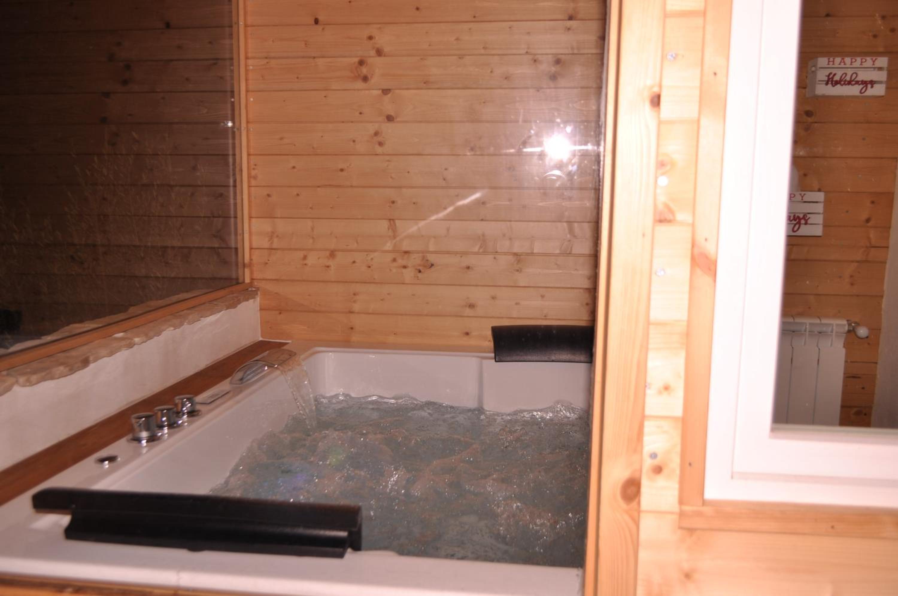 Queen Room with Spa Bath photo 2