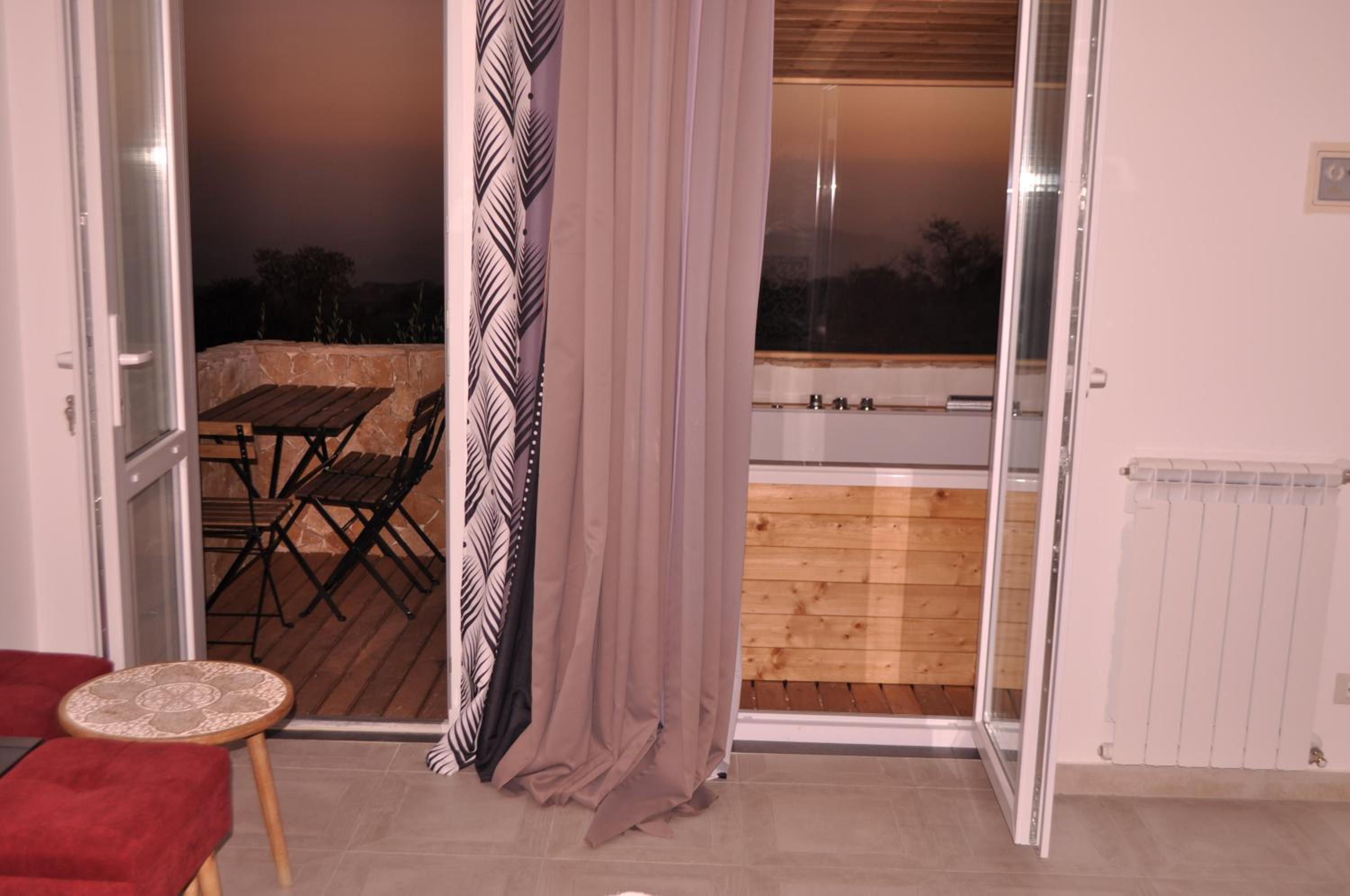 Queen Room with Spa Bath photo 1