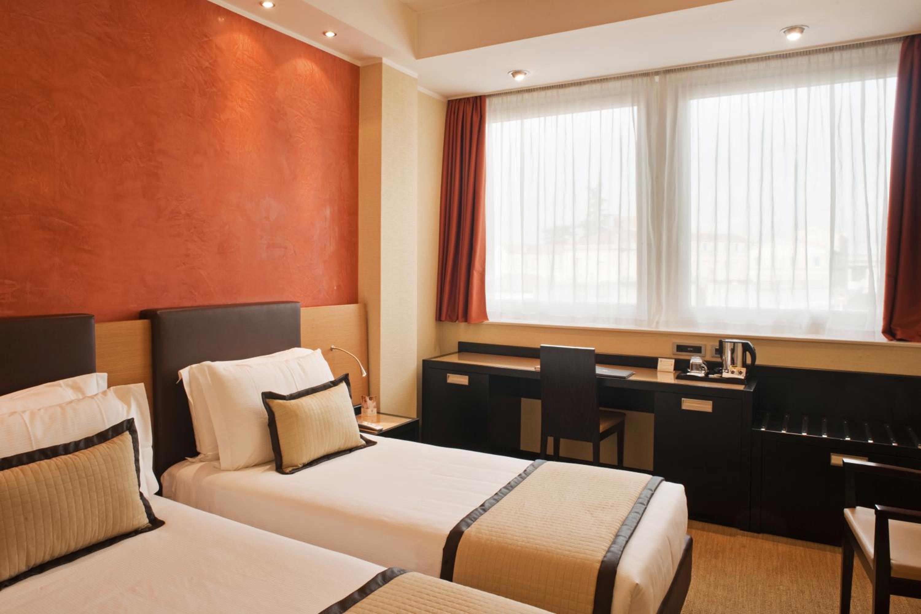 Superior Twin Room - Photo 3