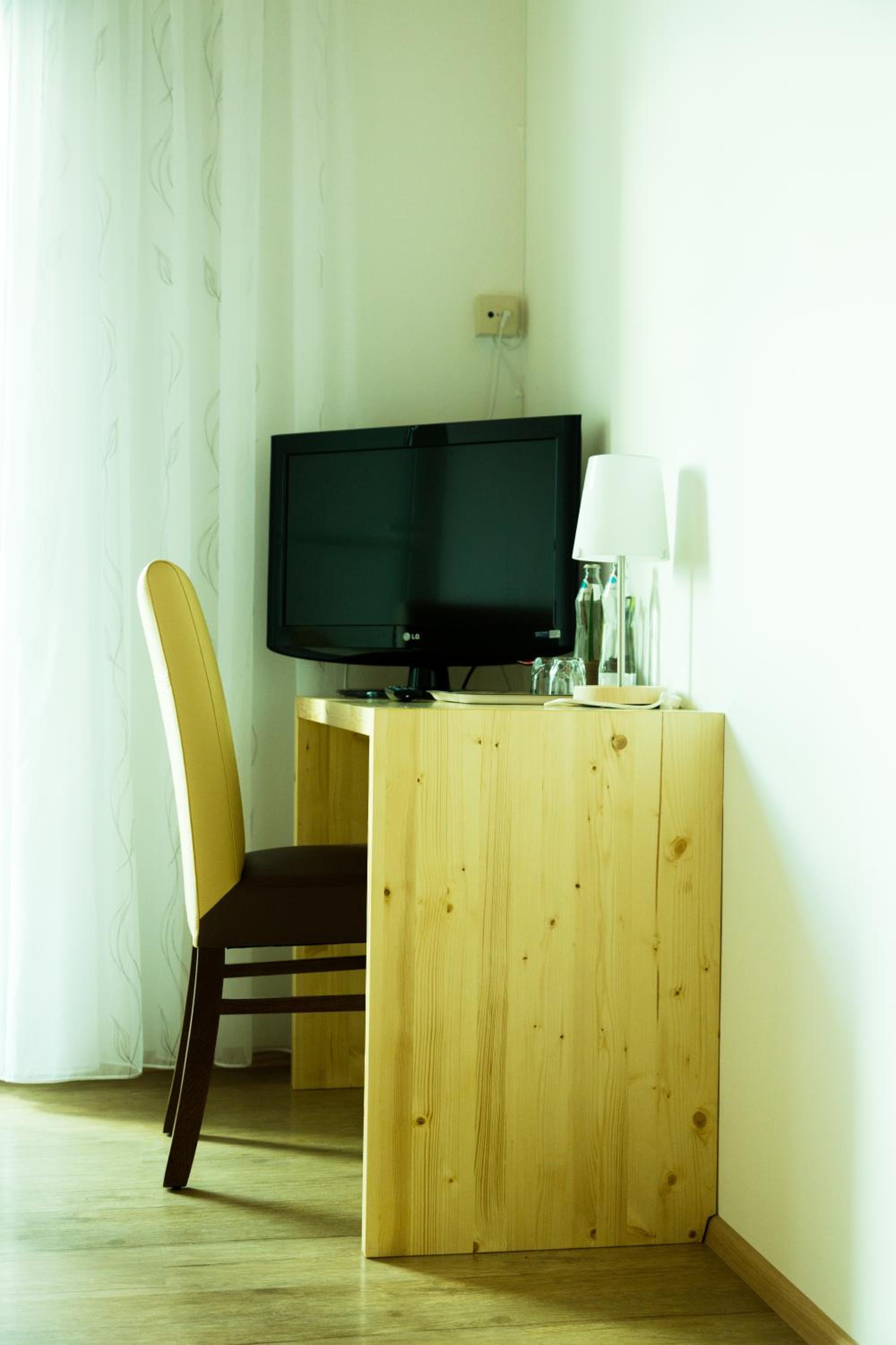 Double Room - Photo 6