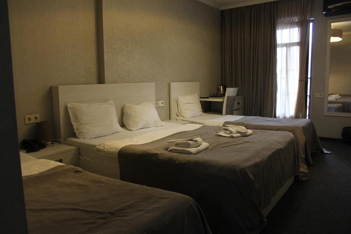 Quadruple Room with Terrace