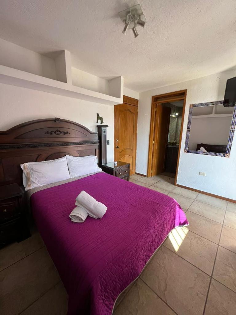 Double Room with Private Bathroom - Photo 6