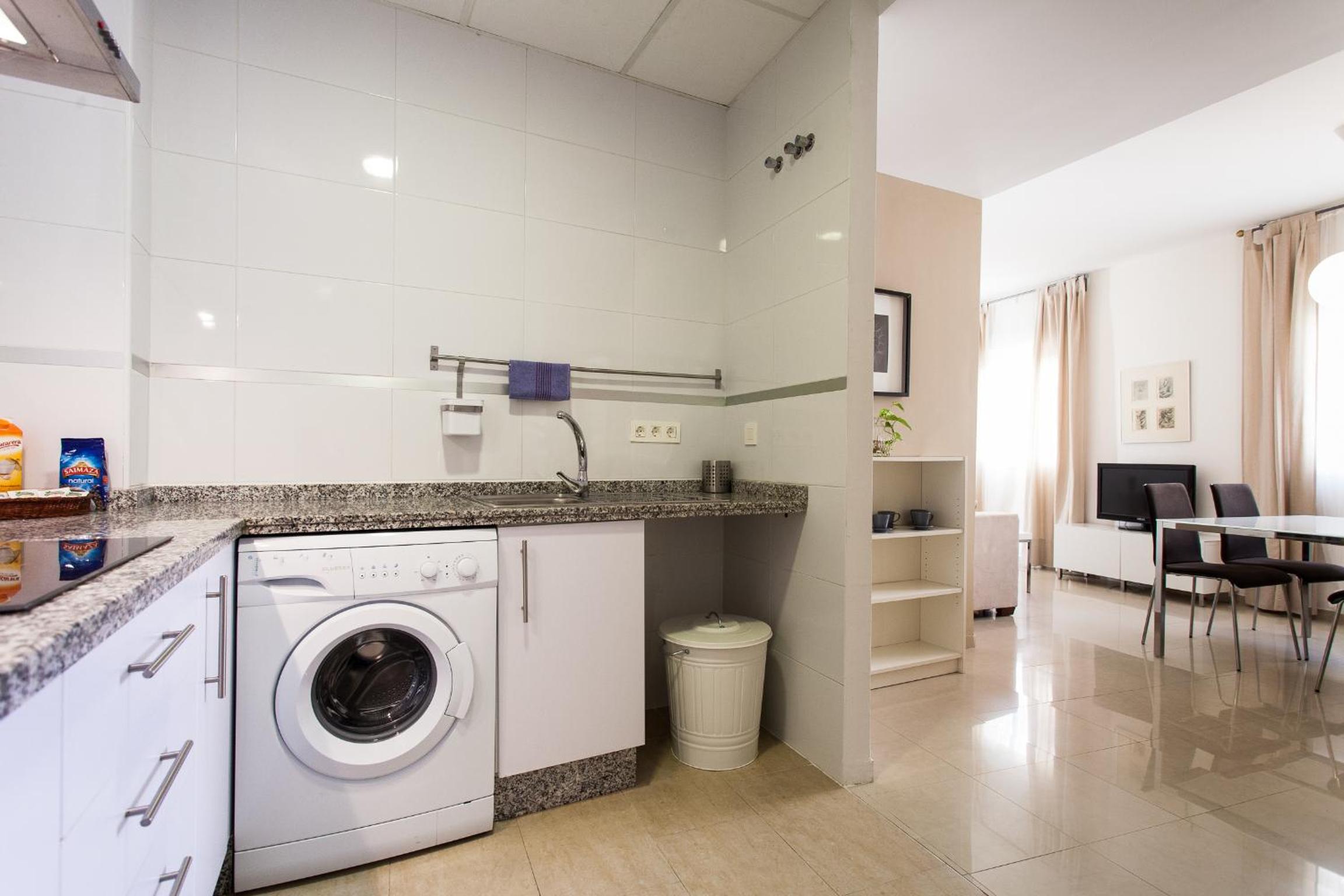 Two-Bedroom Apartment - Photo 2