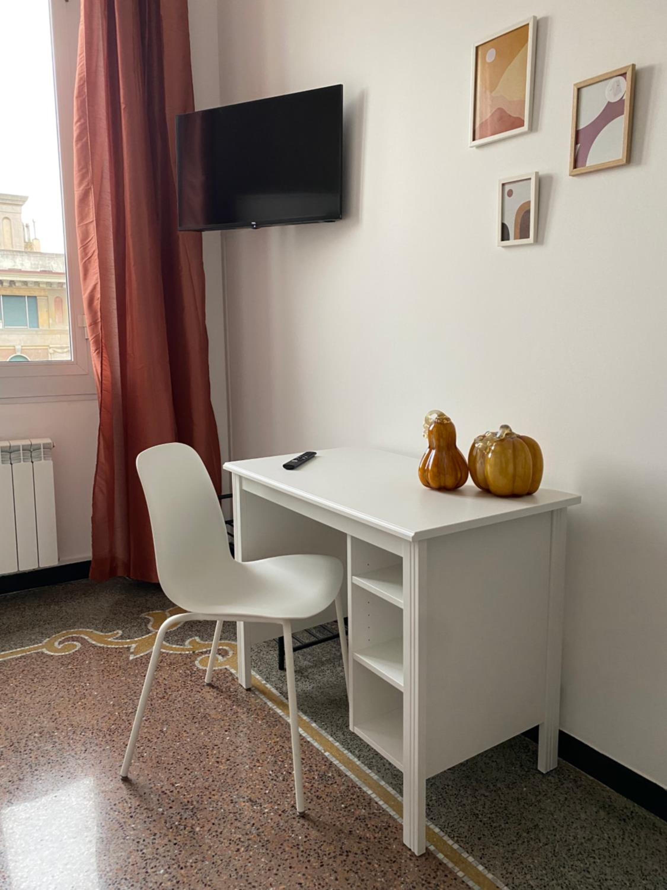 Standard Single Room with Shared Bathroom photo 3