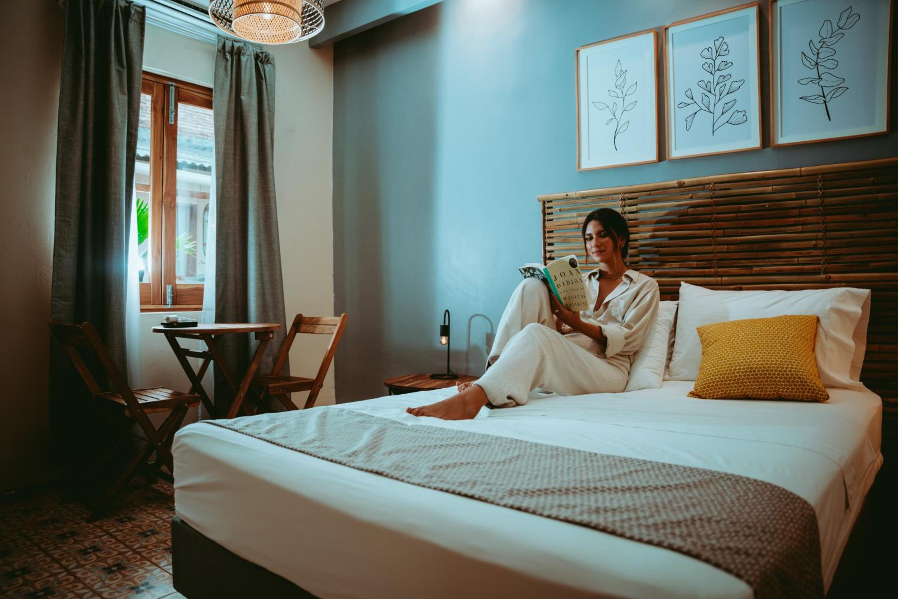 Single Room with Shared Bathroom
