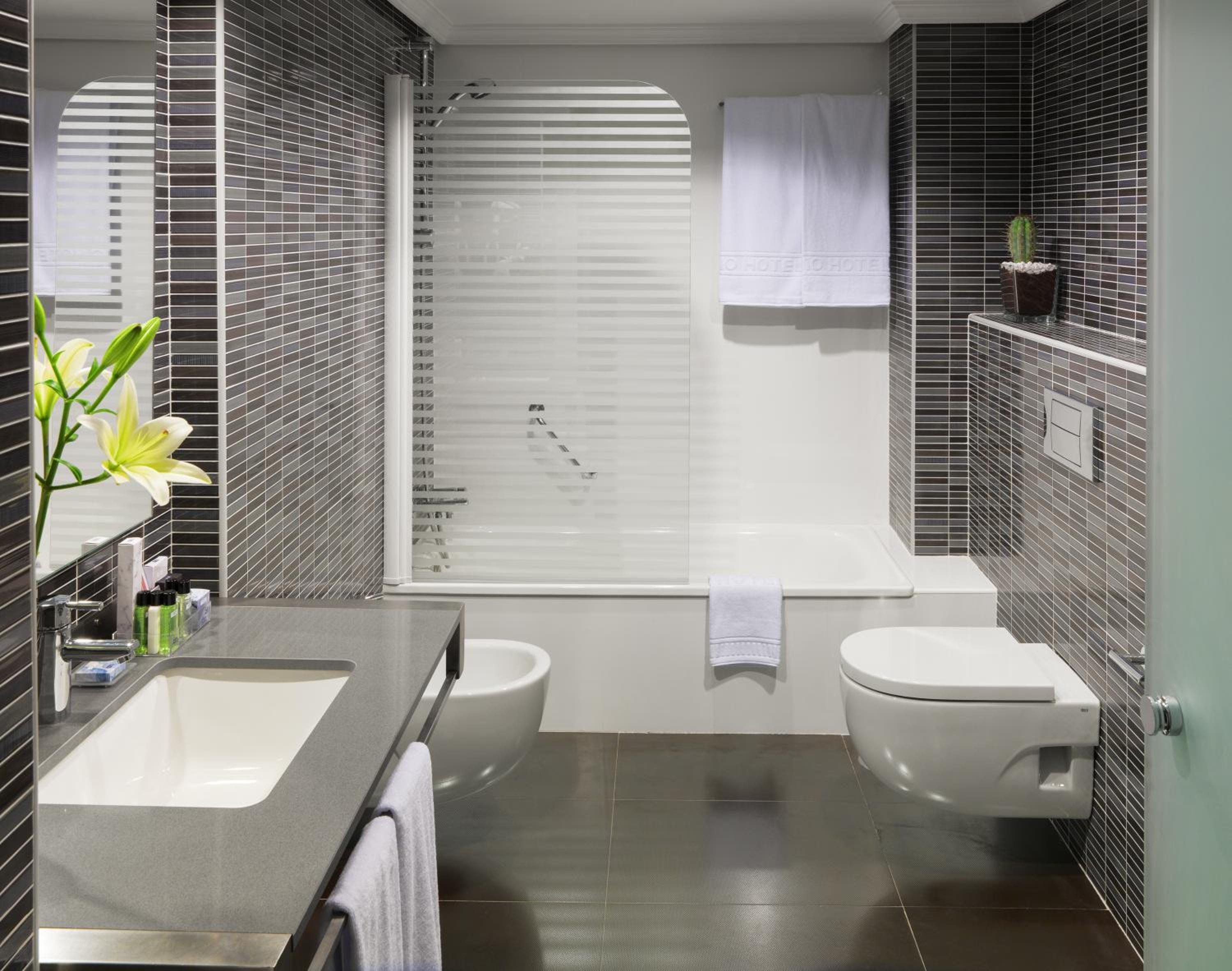 Suite (2 Adults)
