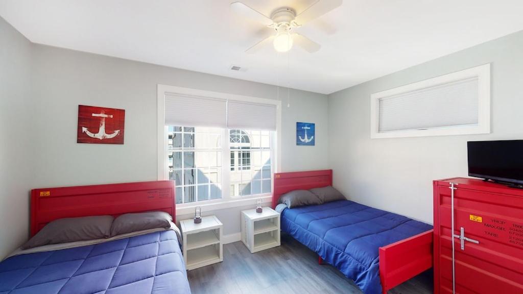 Four-Bedroom House photo 2