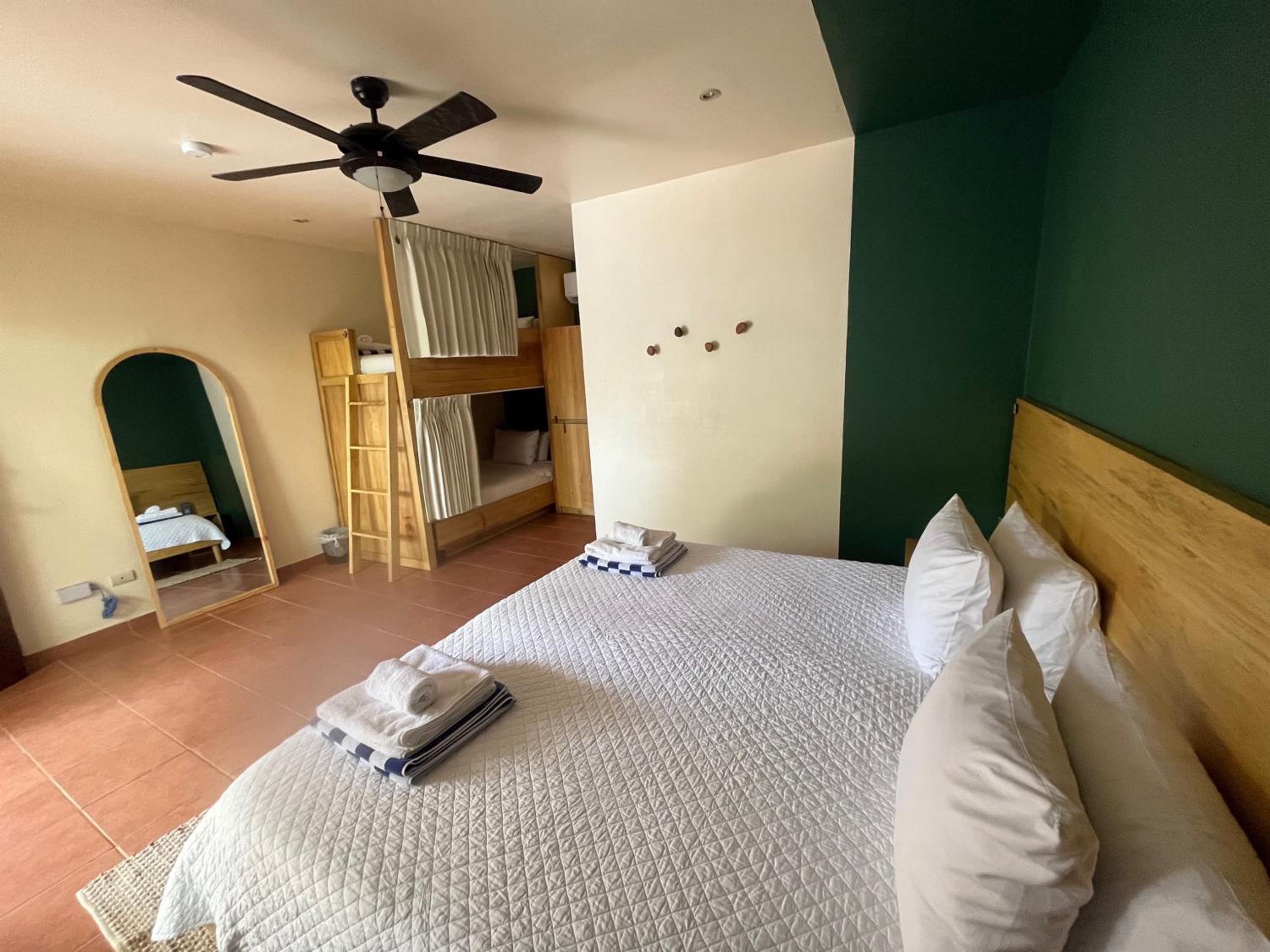 Deluxe Quadruple Room photo 1