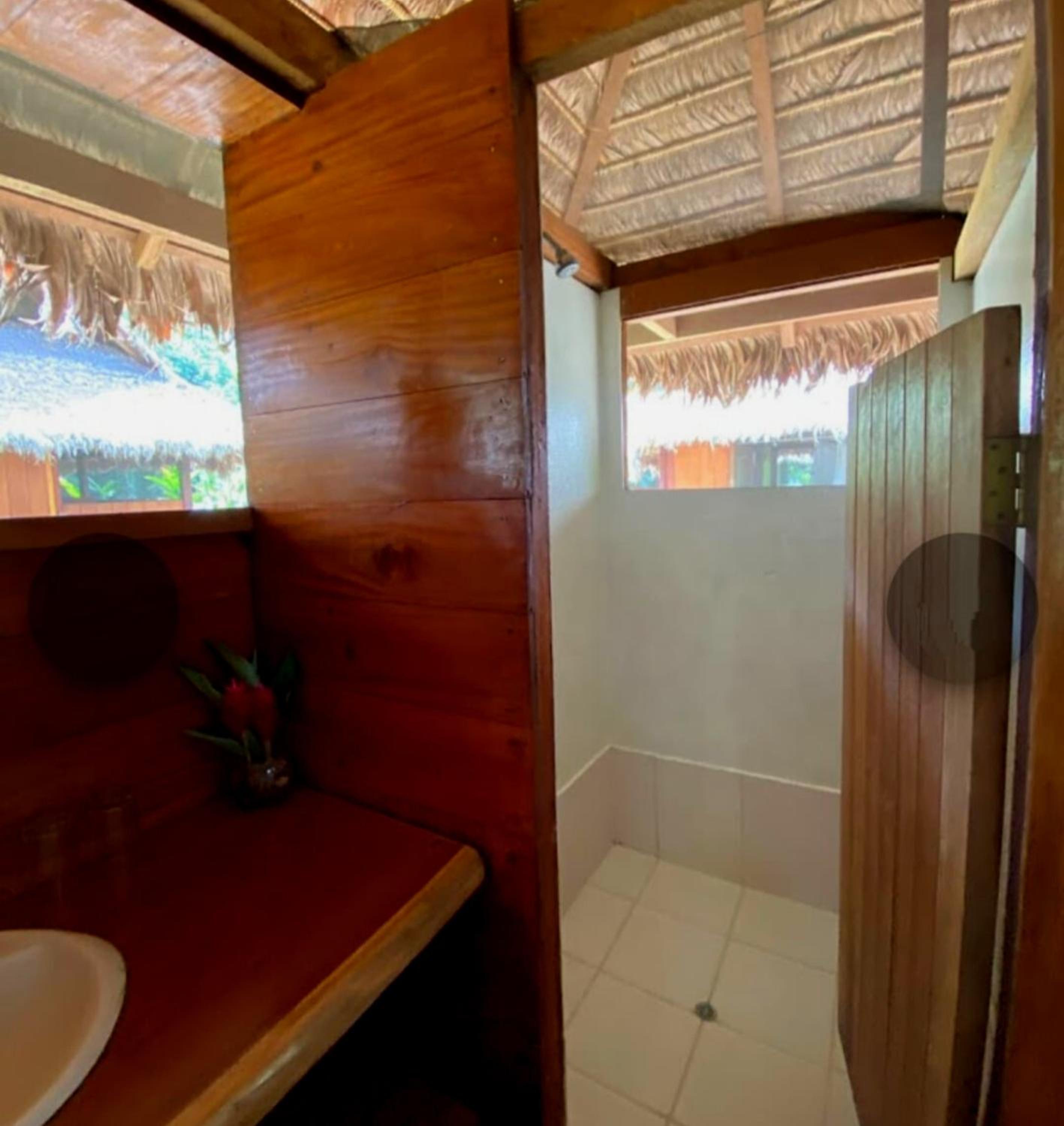 Deluxe Bungalow with Garden View photo 2