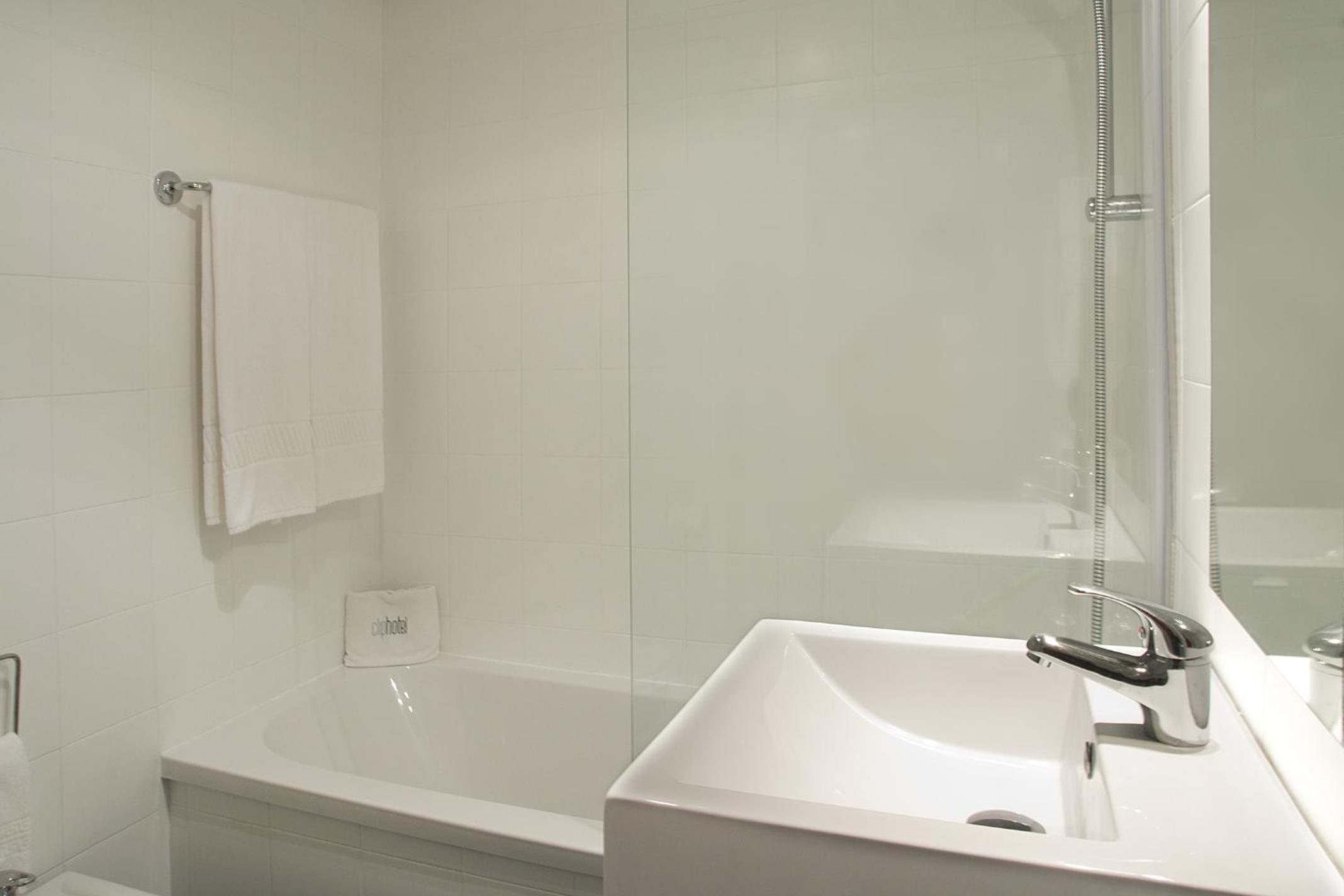Superior Double Room with Balcony - Photo 4
