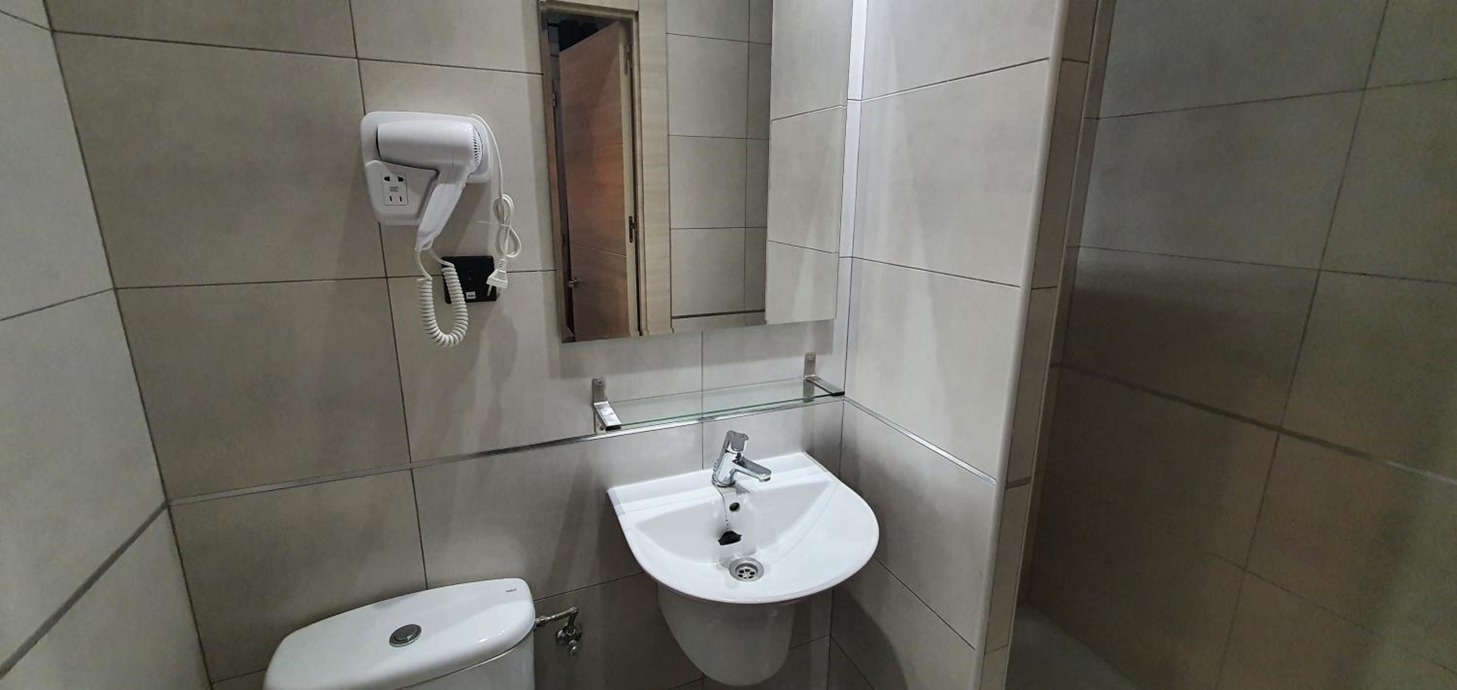 Twin Room with Private Bathroom