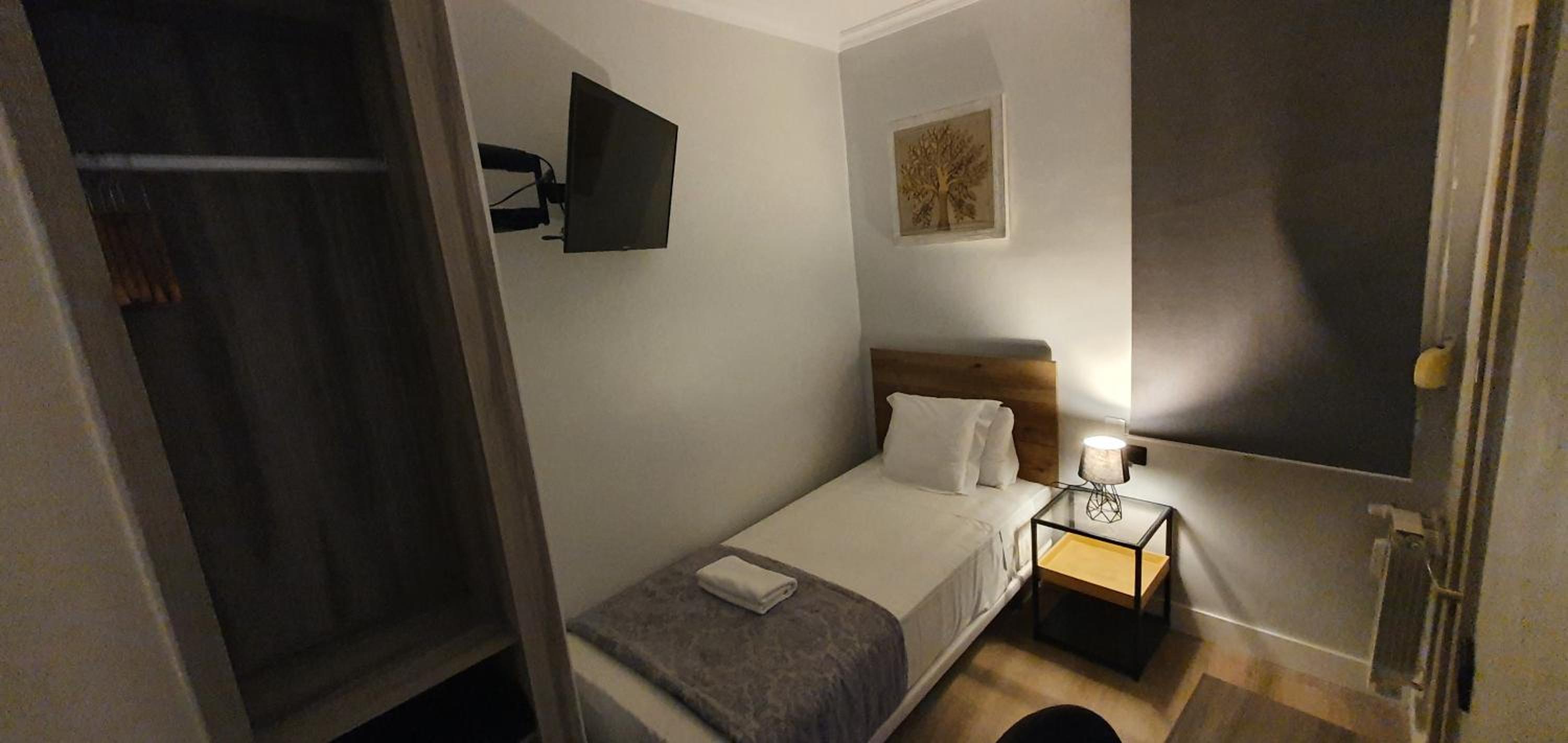 Single Room with Private Bathroom