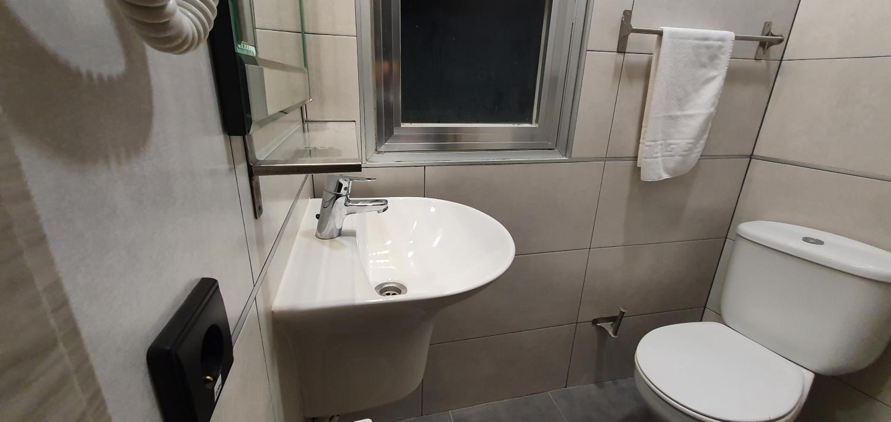Single Room with Private Bathroom
