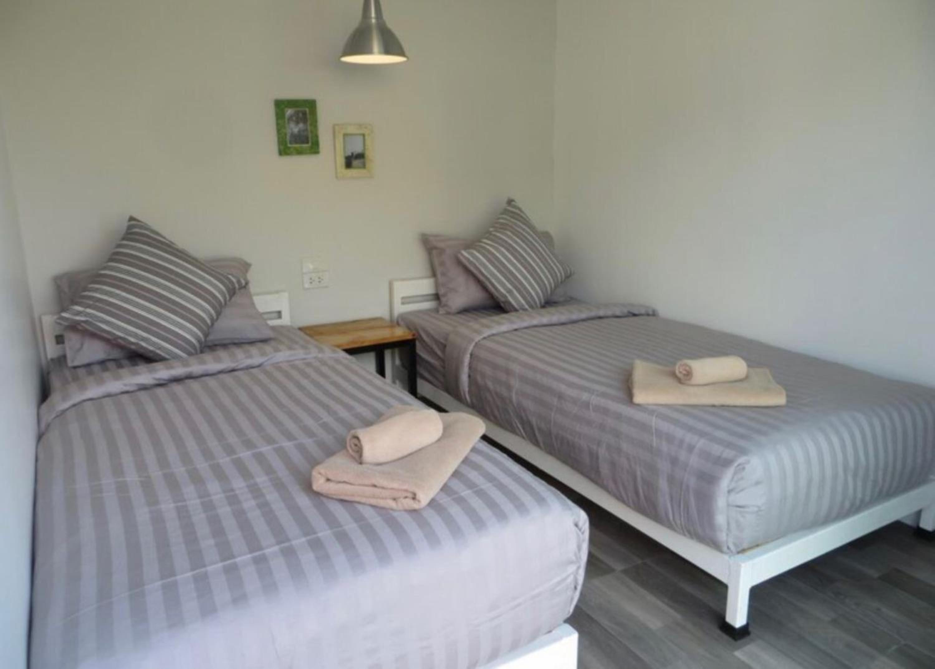 Standard Twin Room with Shared Bathroom photo 3