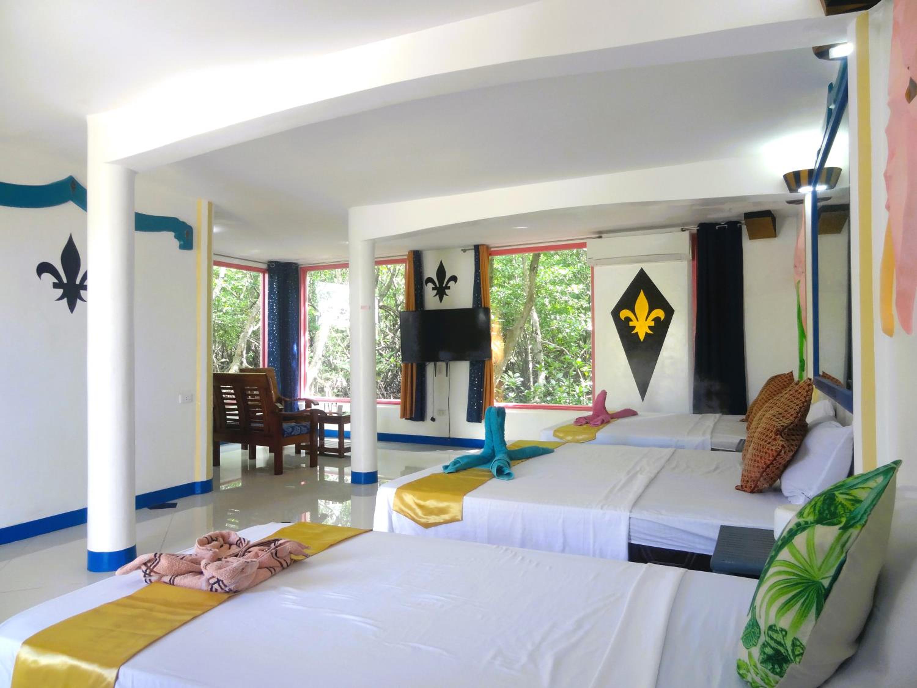 Family Room with Private Bathroom - Photo 1