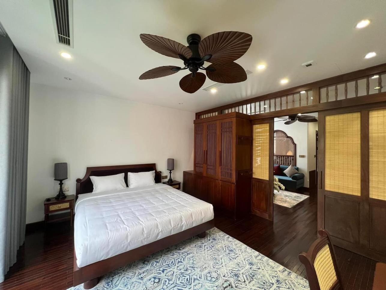 King Suite with Balcony