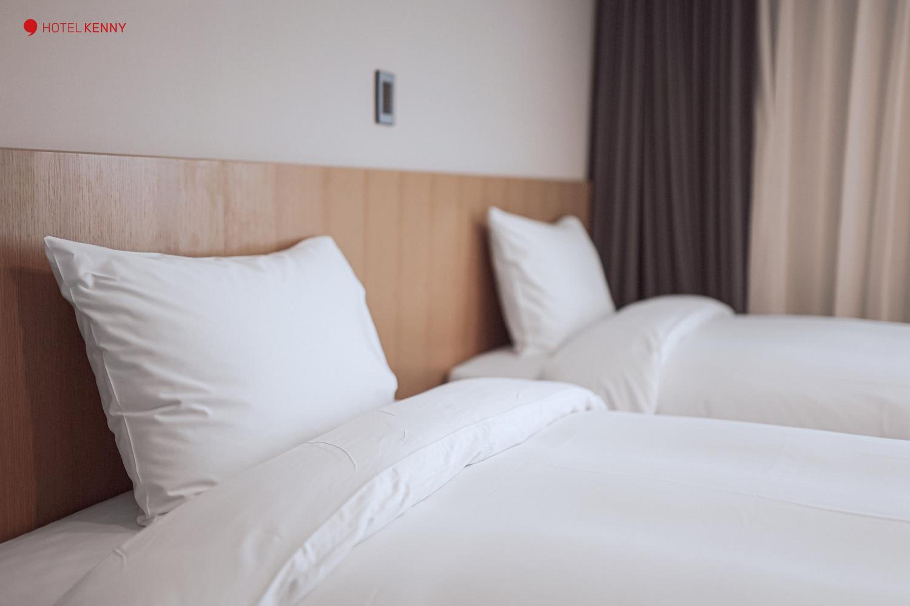 Standard Twin Room with Ocean View - Photo 1