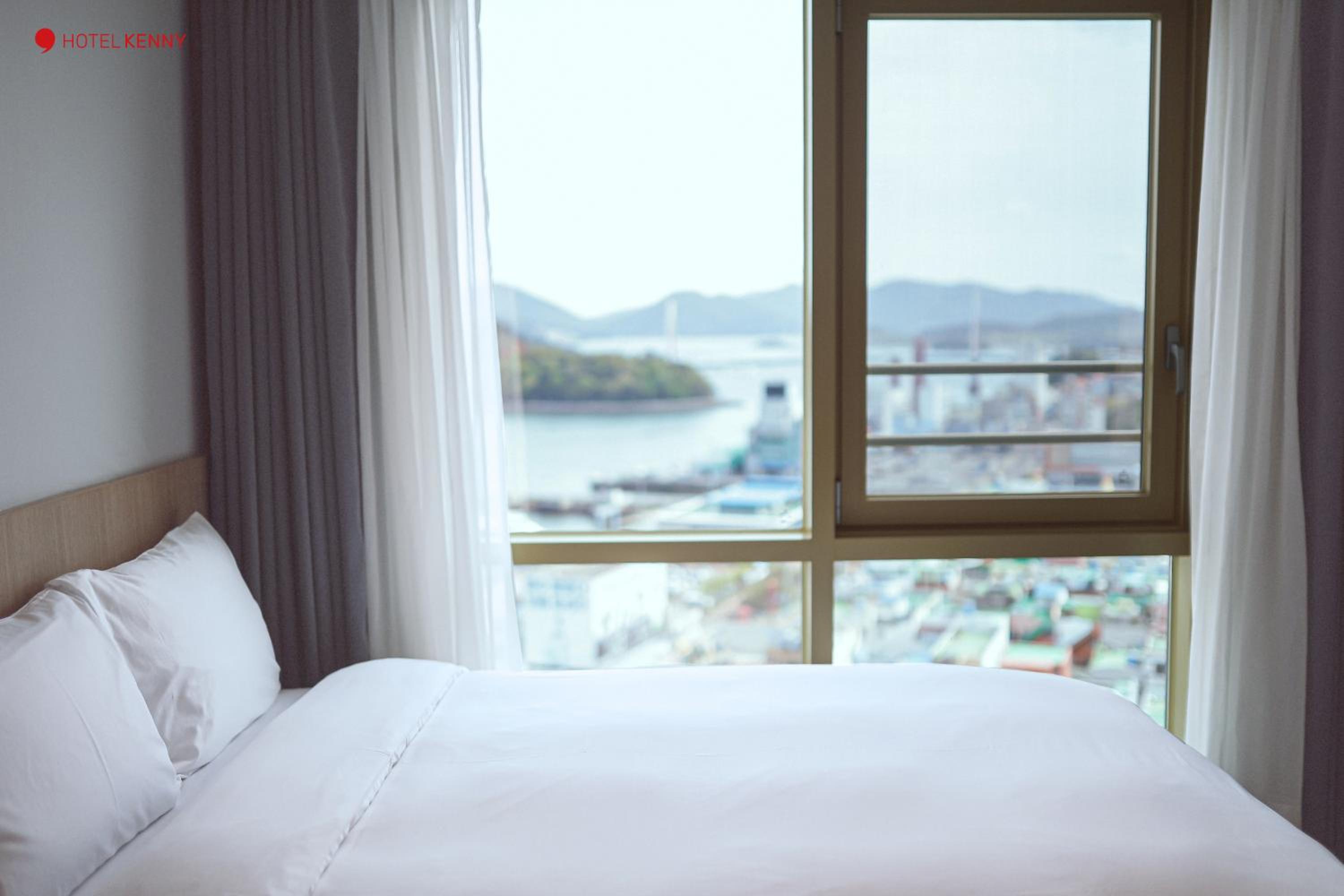 Standard Double Room with Ocean View - Photo 9