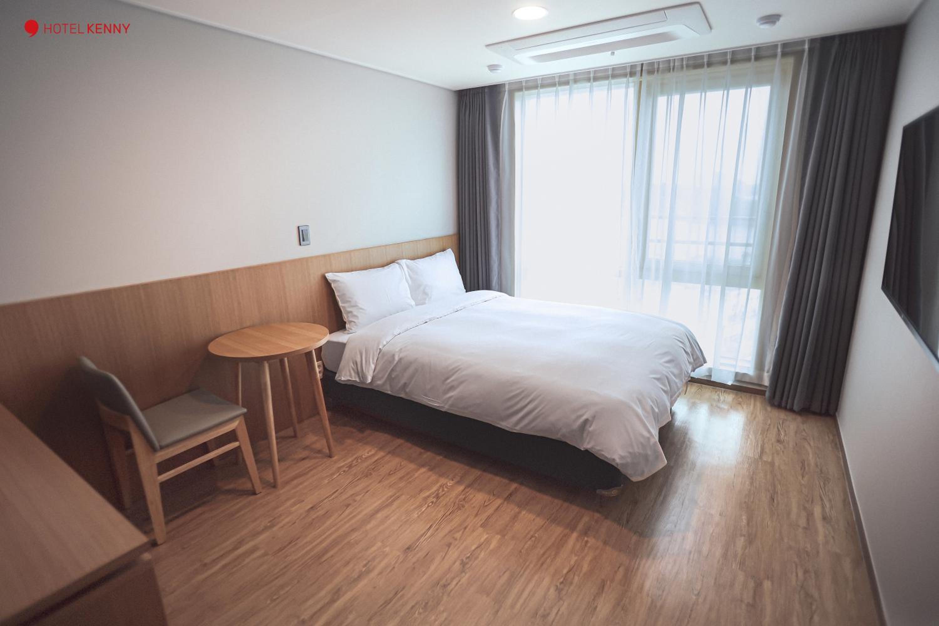 Standard Double Room with Ocean View - Photo 10