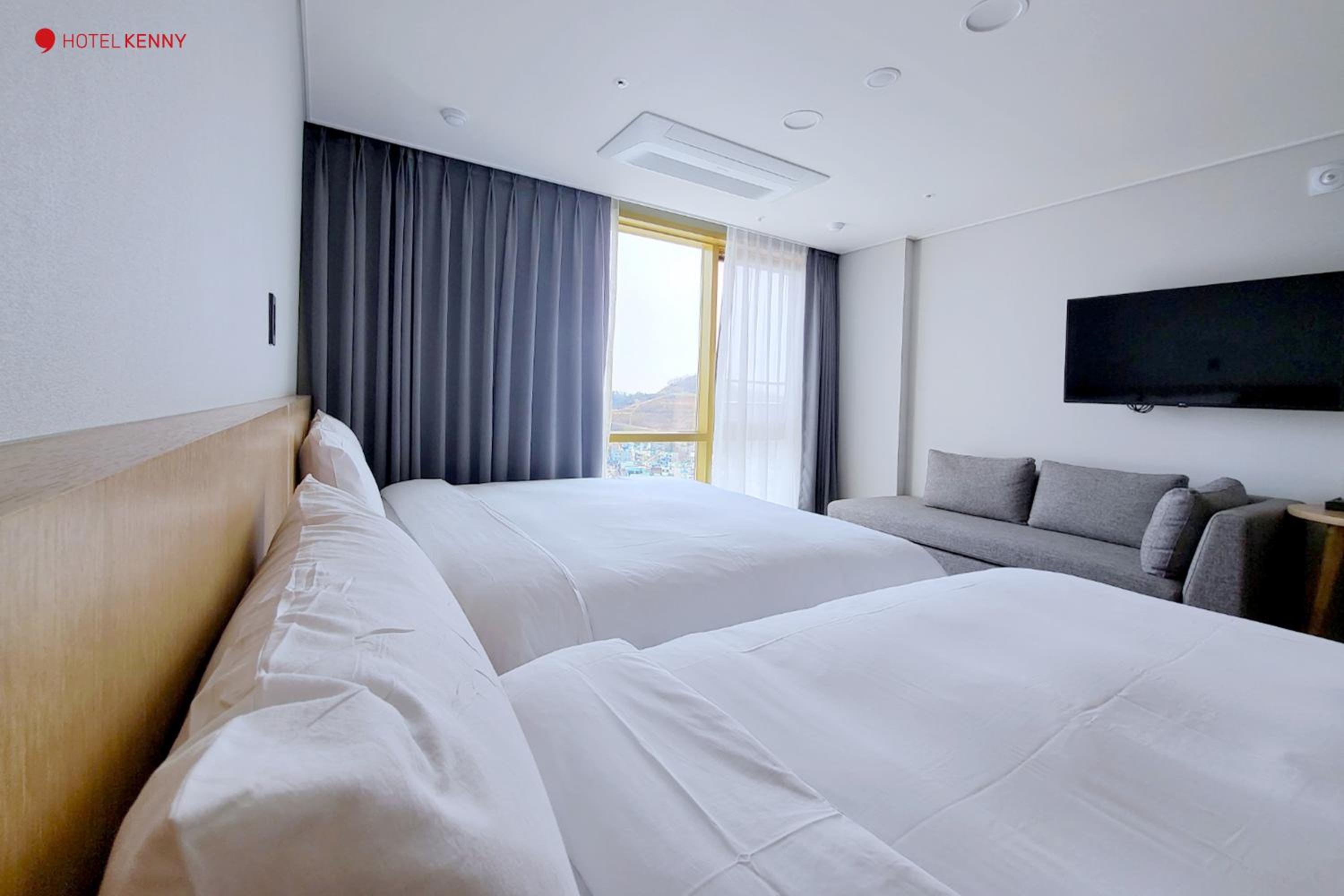 Family Room with Sea View - Photo 5
