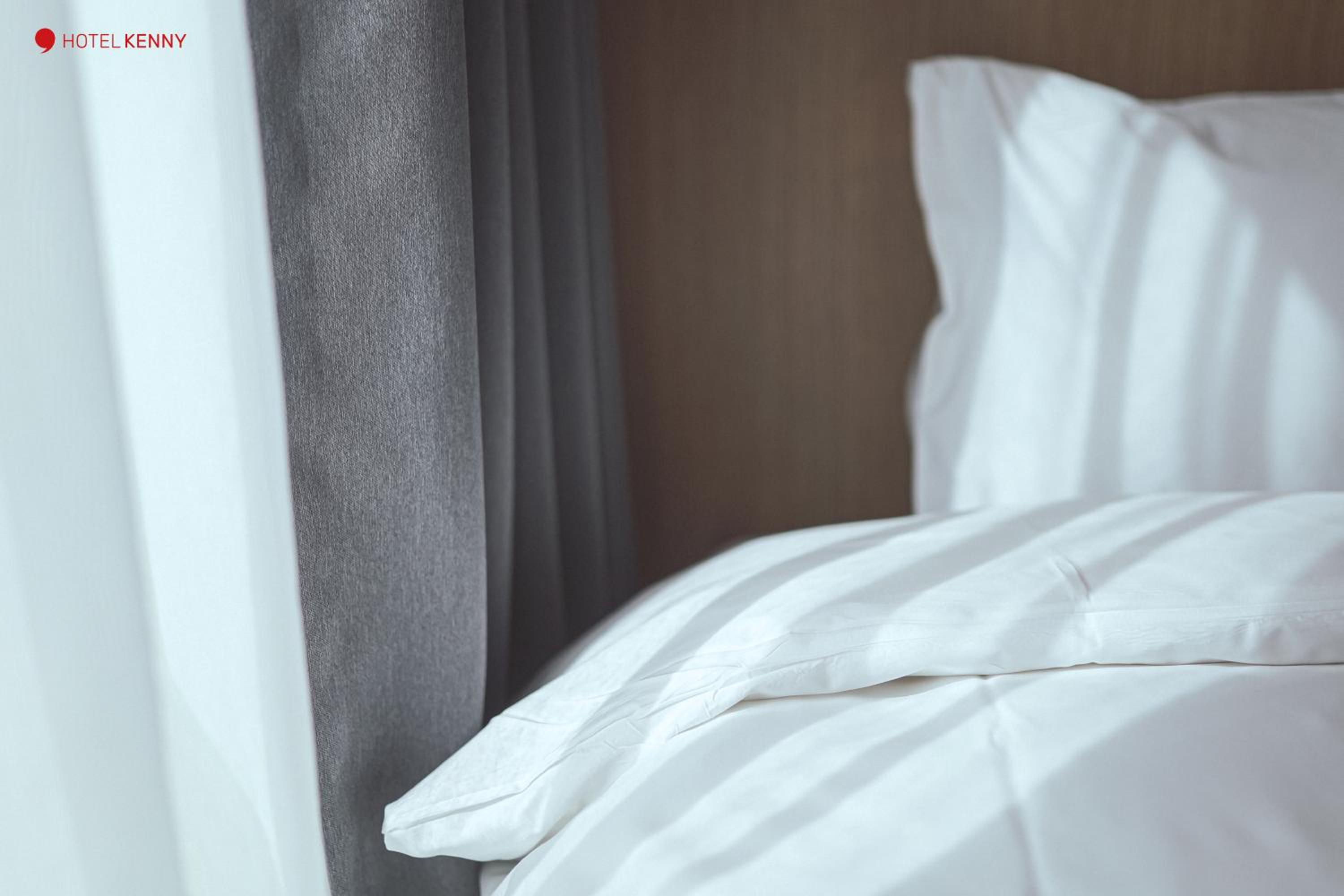 Standard Twin Room with Ocean View - Photo 9