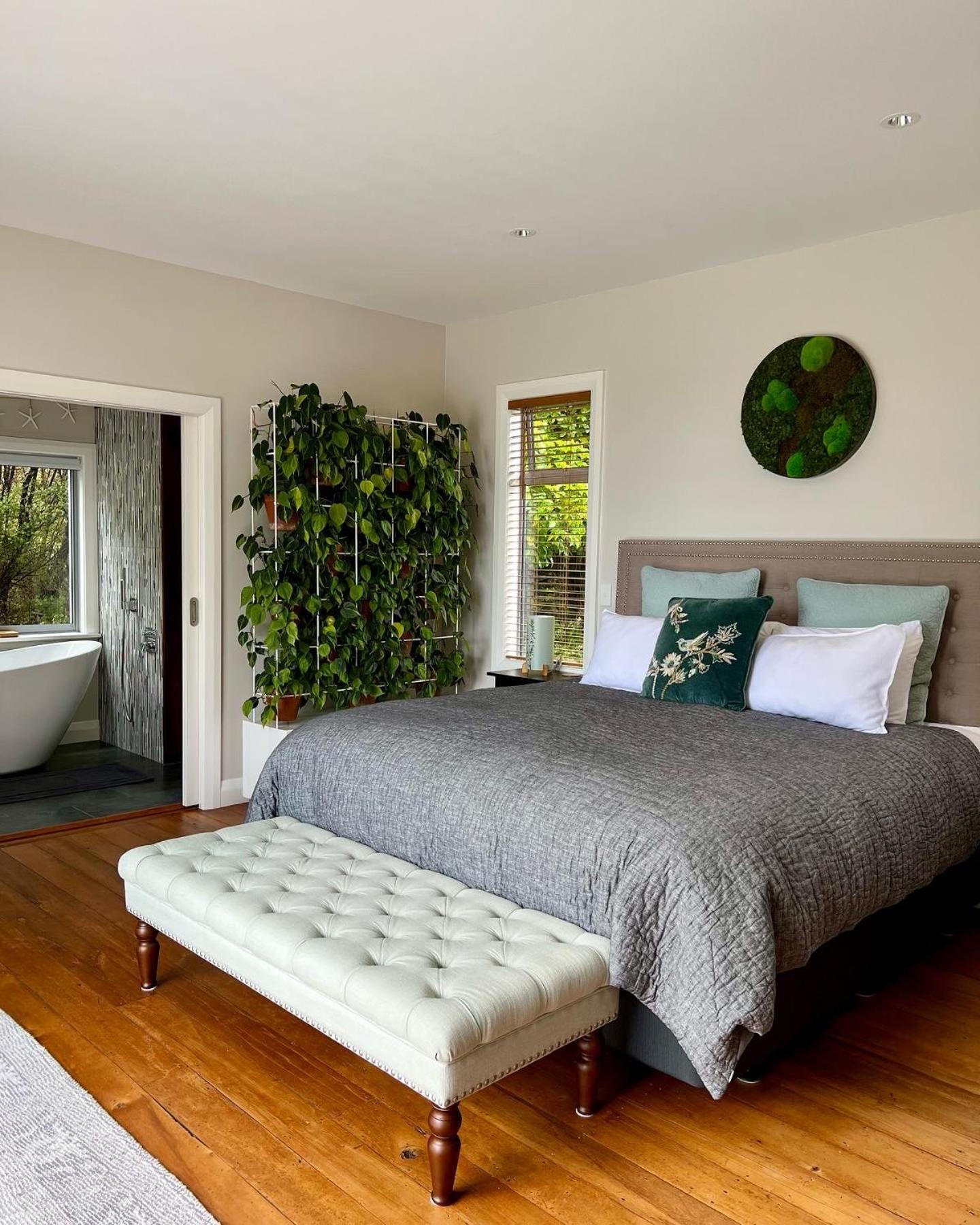 Deluxe King Suite