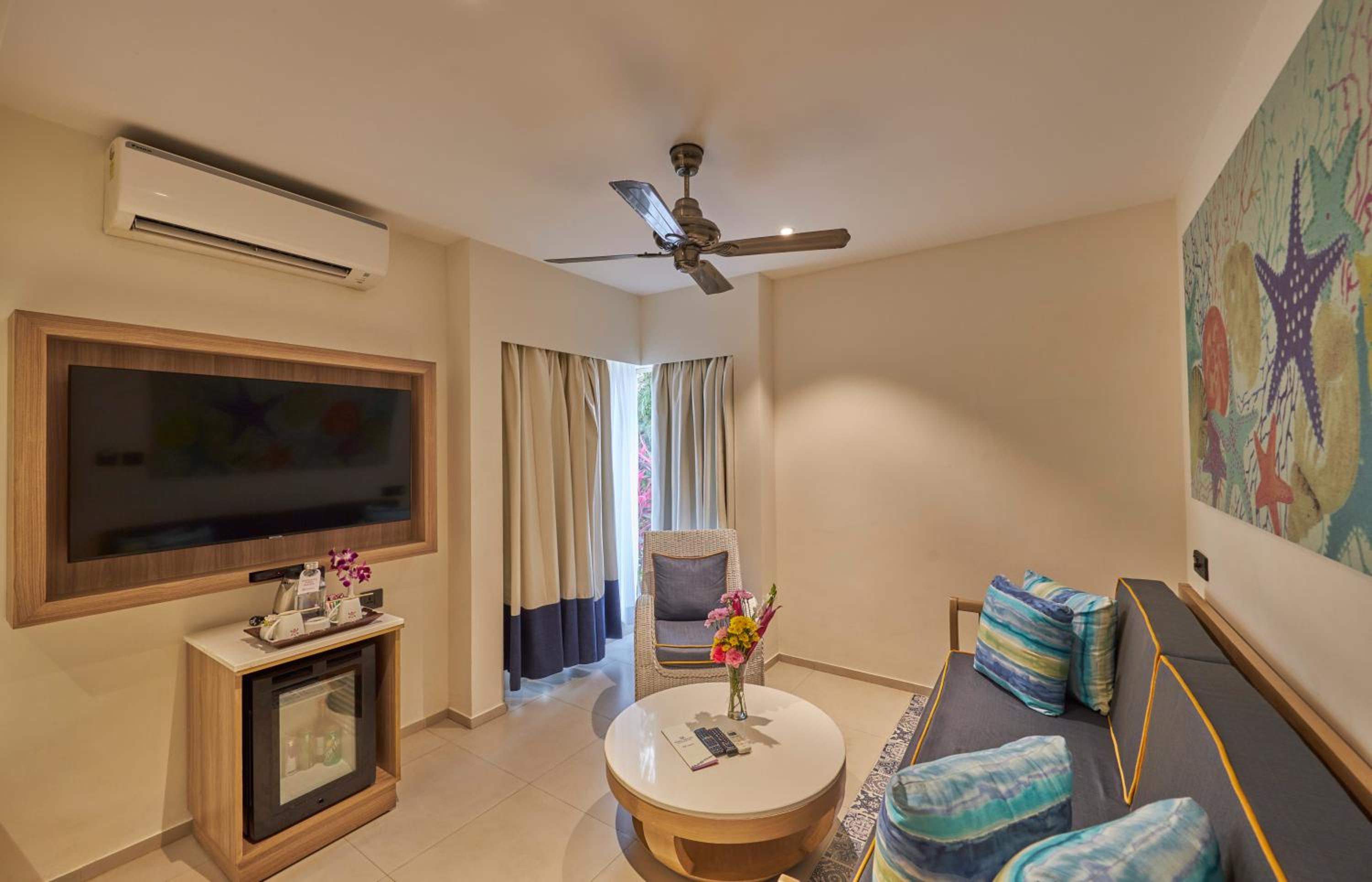 Suite with Private Pool  - Photo 7