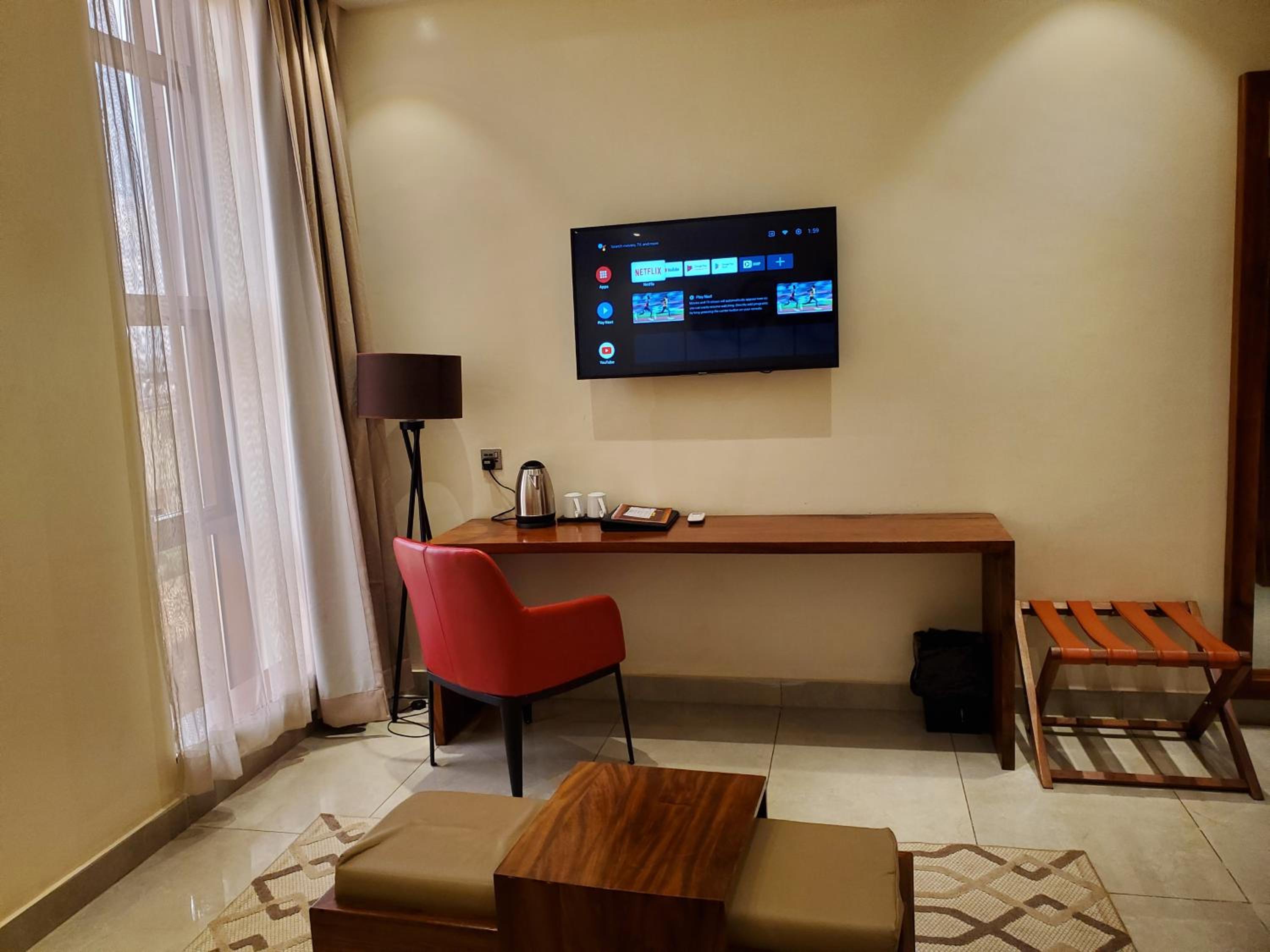 Deluxe Double Room (2 Adults + 1 Child)