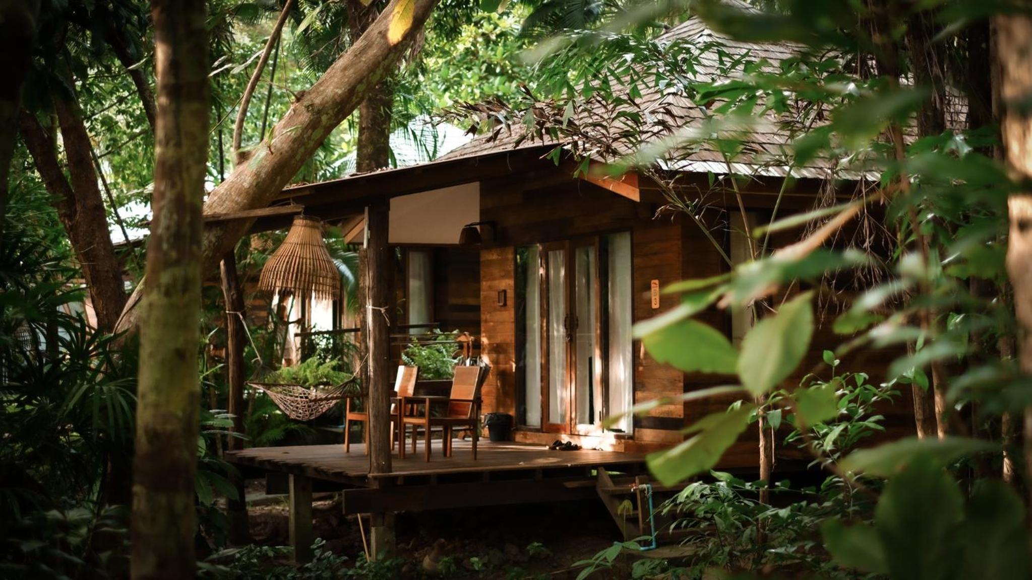 Deluxe Bungalow with Garden View photo 2