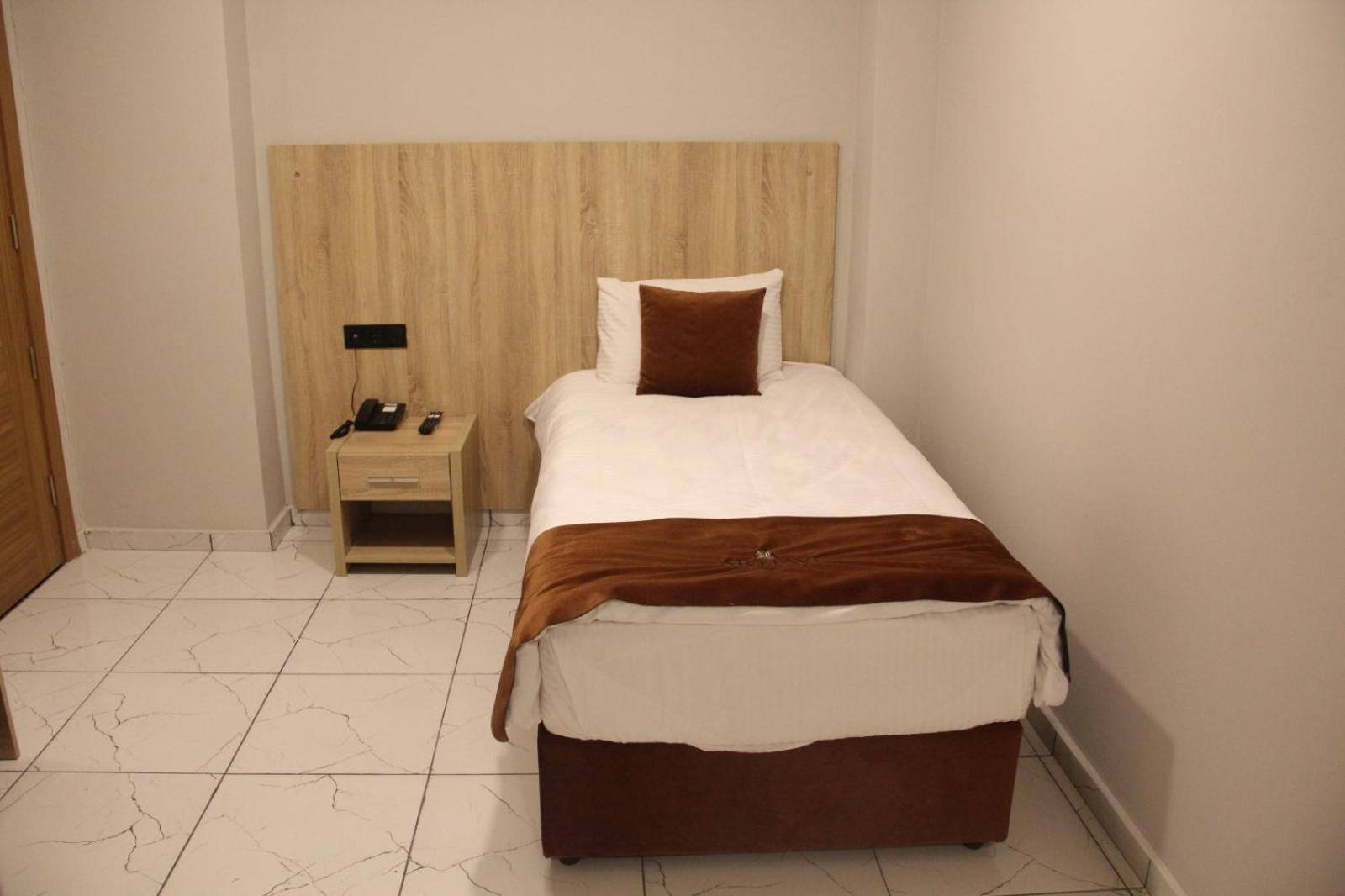 Small Single Room photo 1