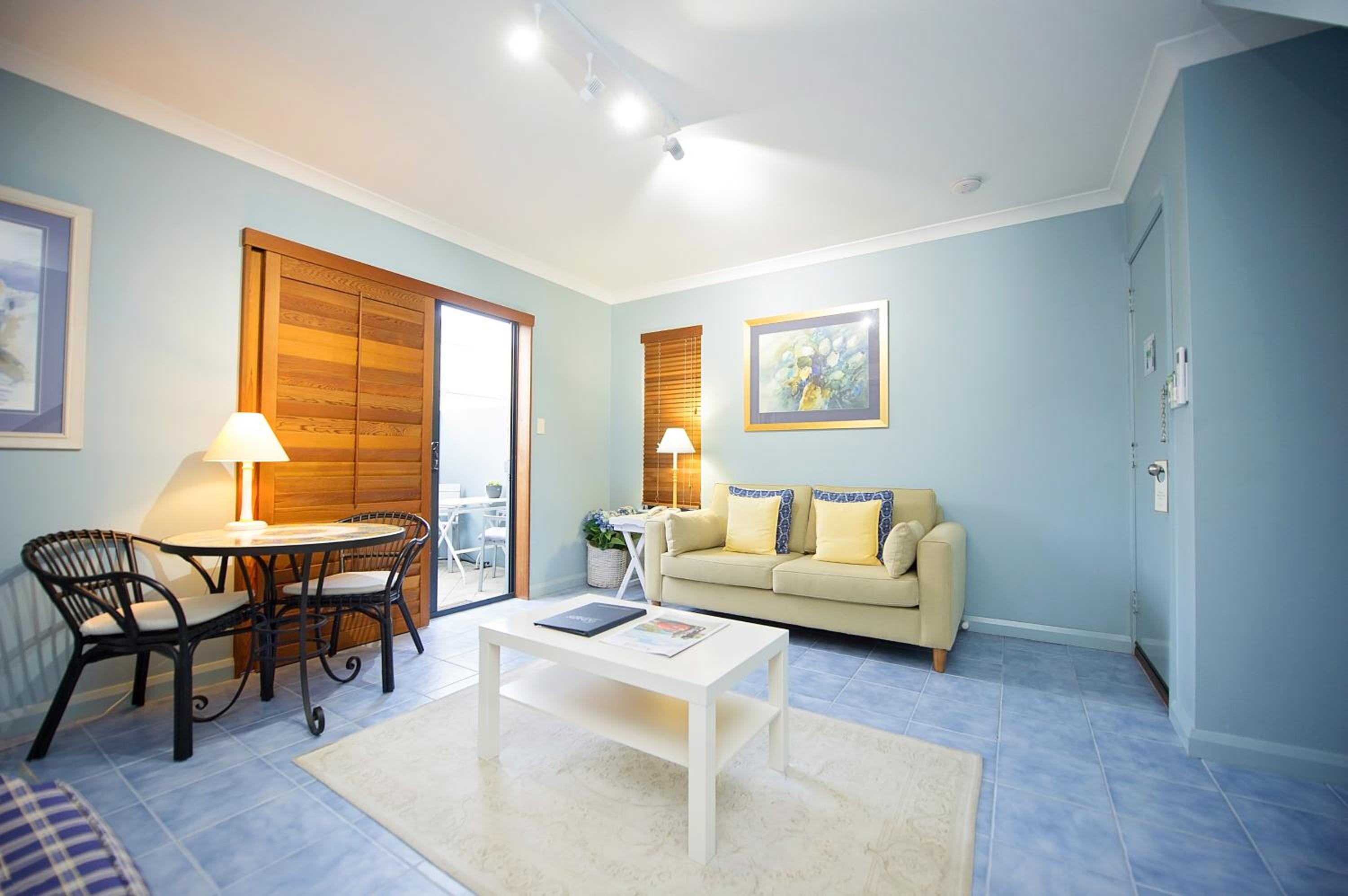 One-Bedroom Garden Suite - Photo 3