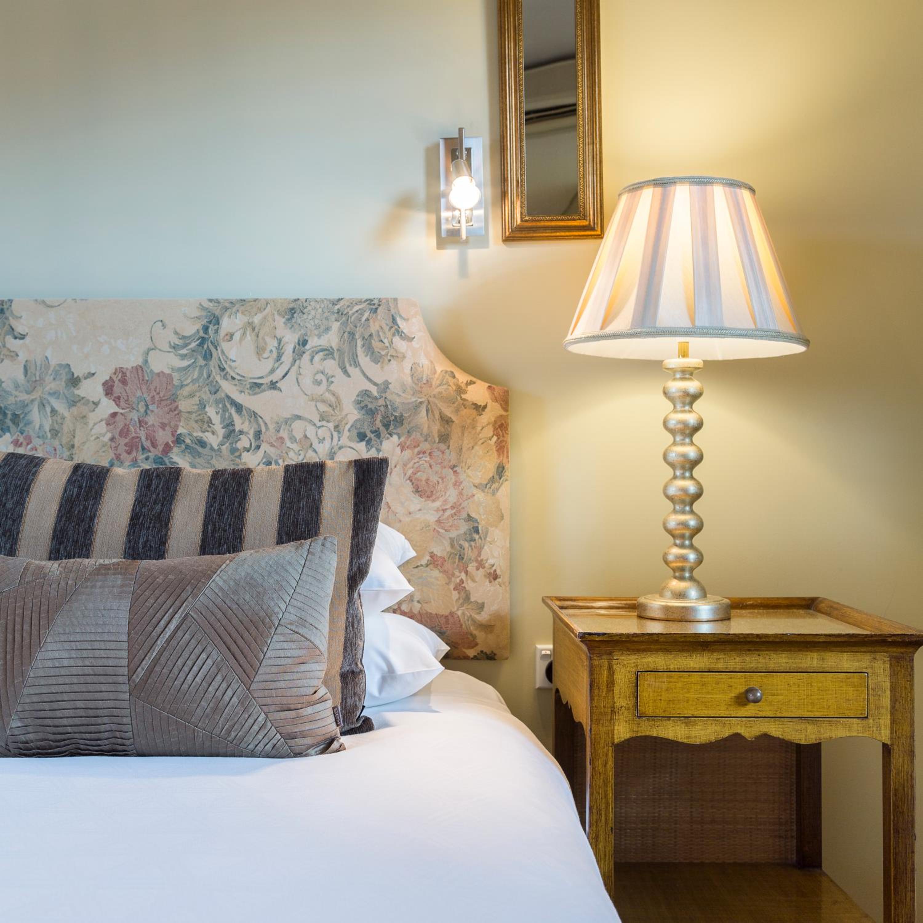 Colonnade King with Spa Bath - Photo 8