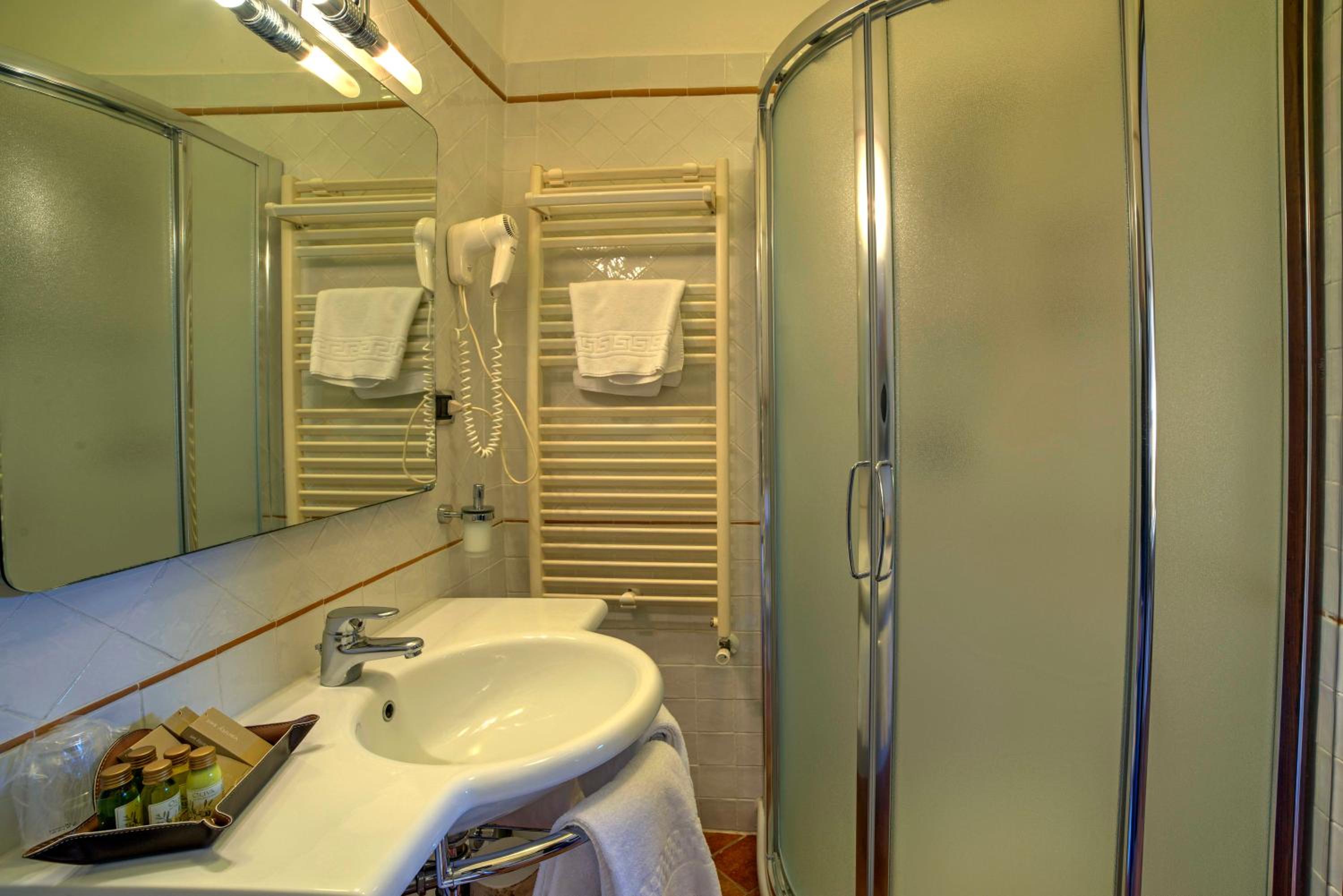 Double Room - Photo 2
