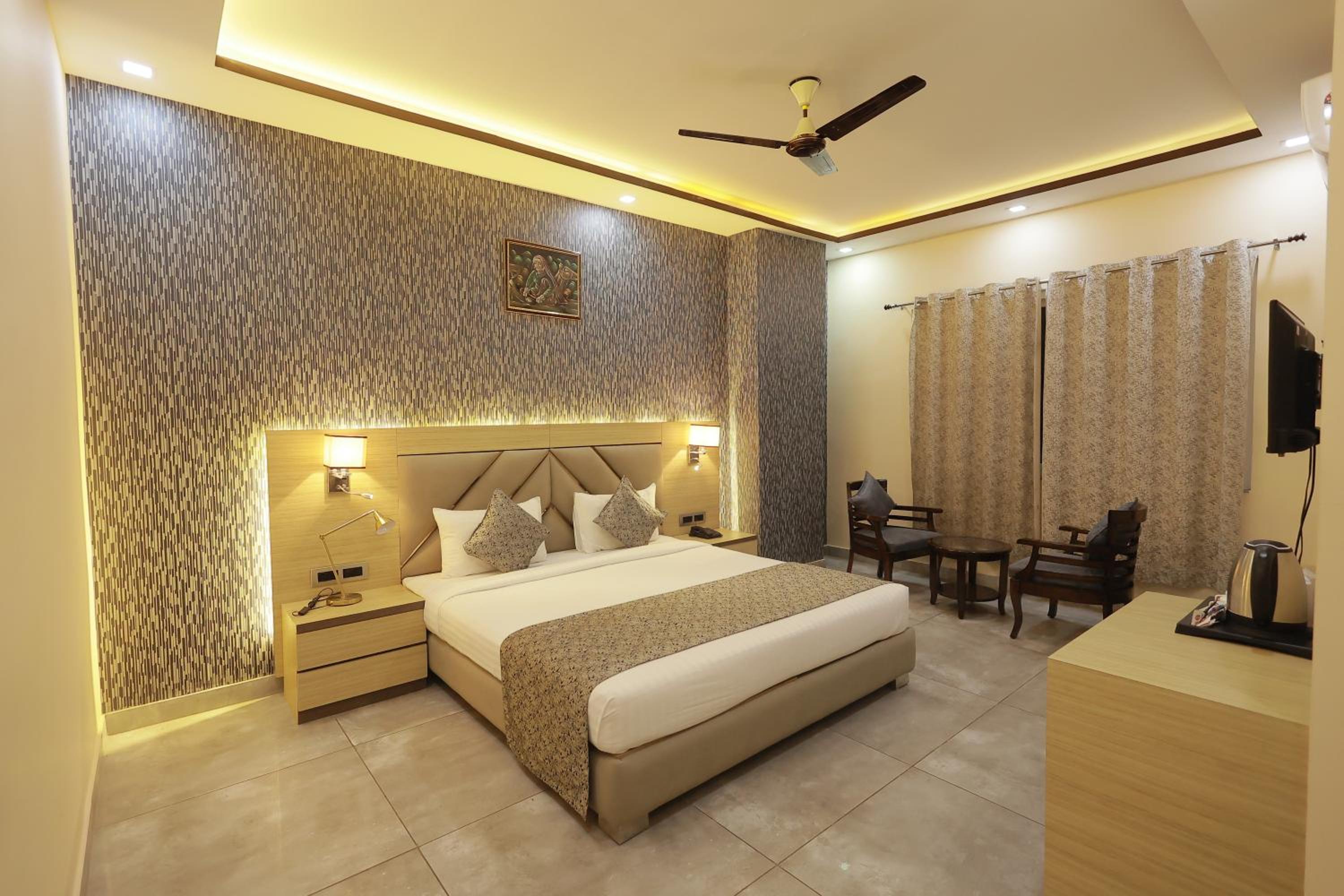 Superior King Room photo 3
