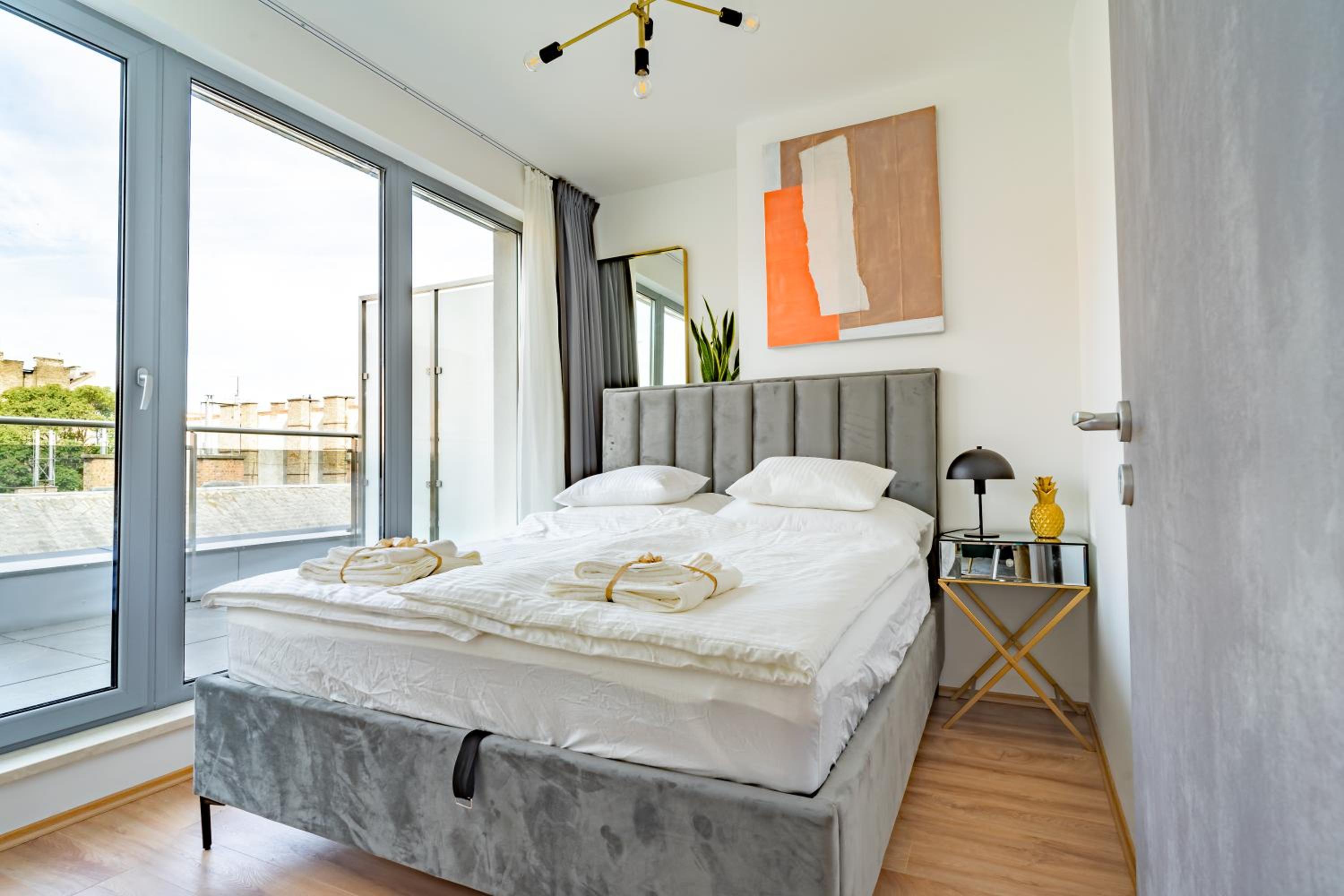 One-Bedroom Apartment