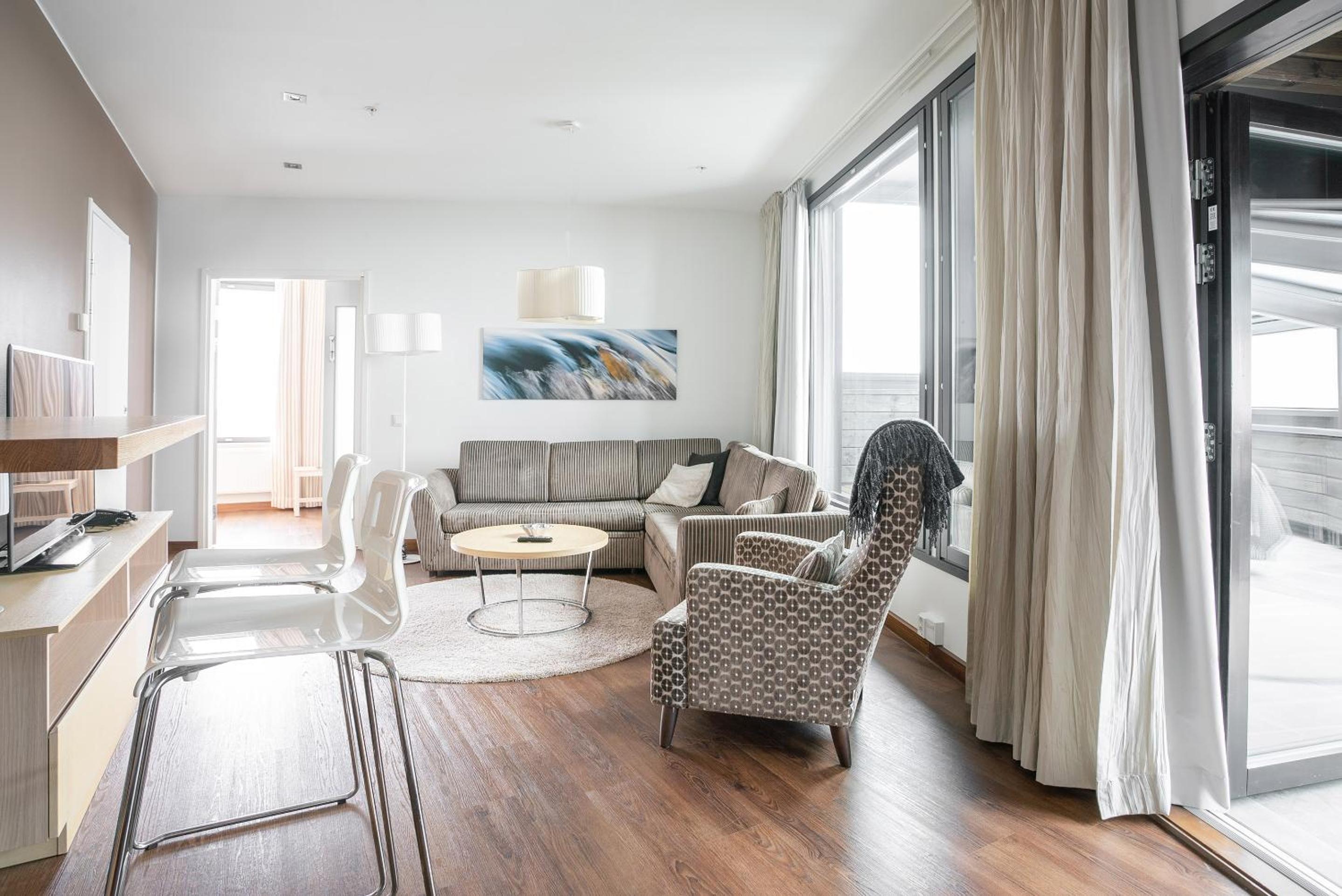 Sky Suite Deluxe - Photo 4