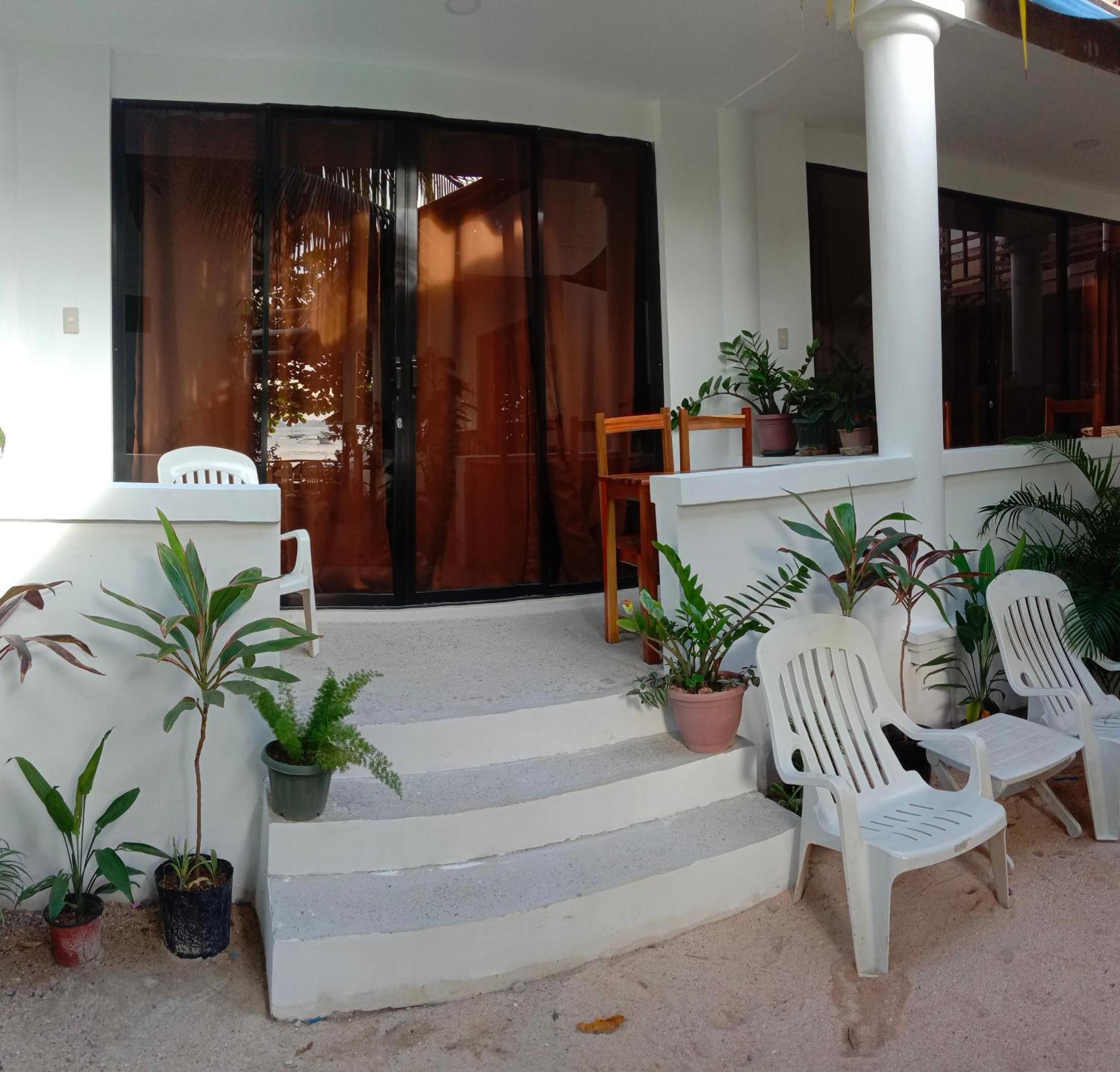 Deluxe Double Room with Balcony and Sea View - Photo 7