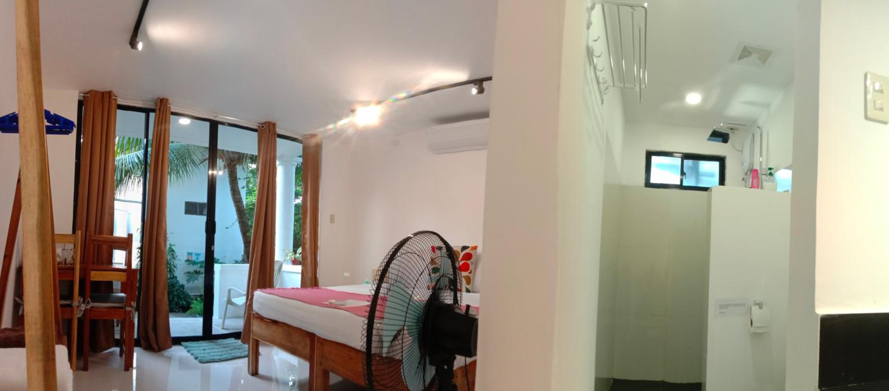 Deluxe Double Room with Balcony and Sea View - Photo 4