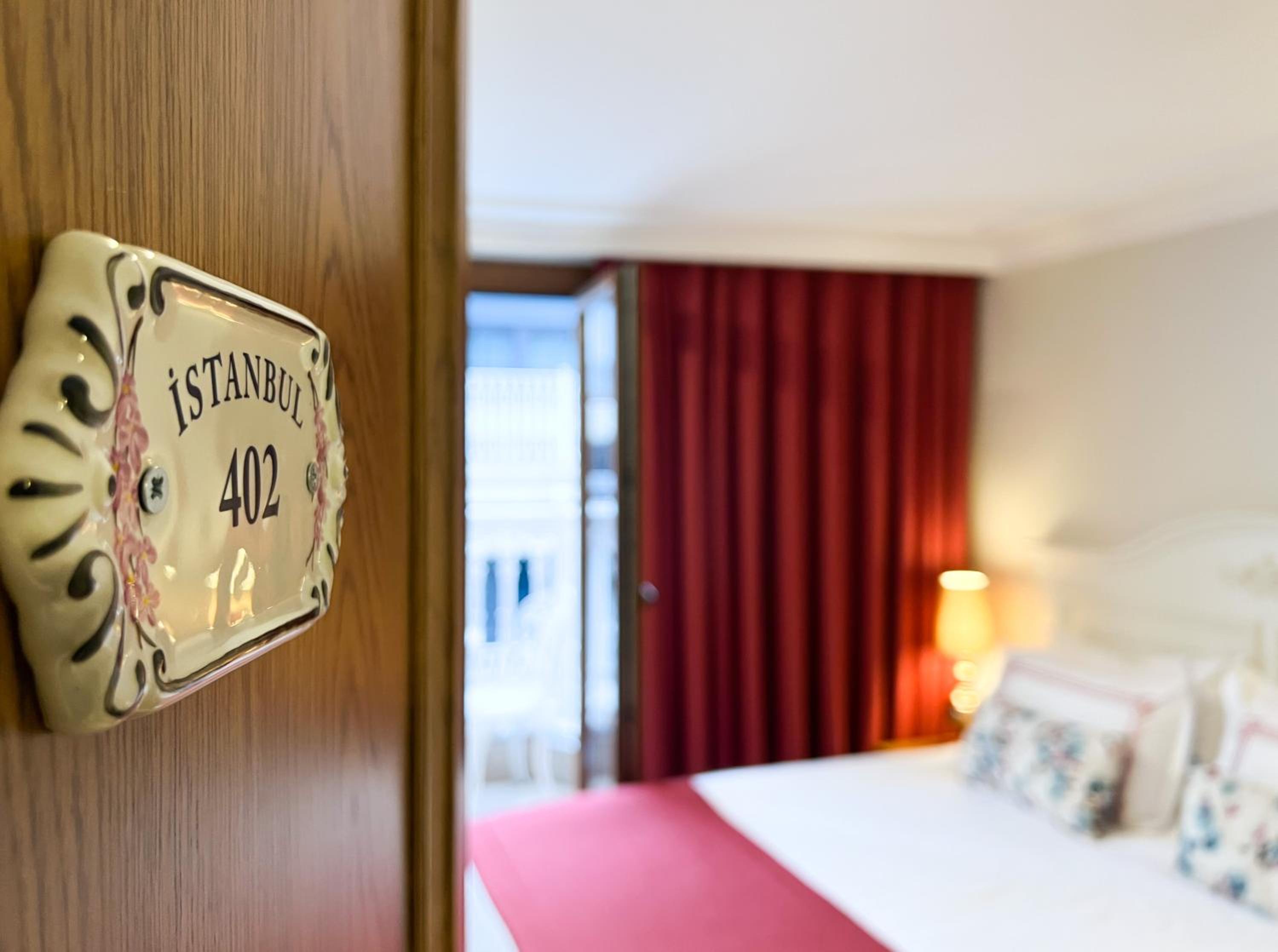 Deluxe Double Room with Balcony photo 1