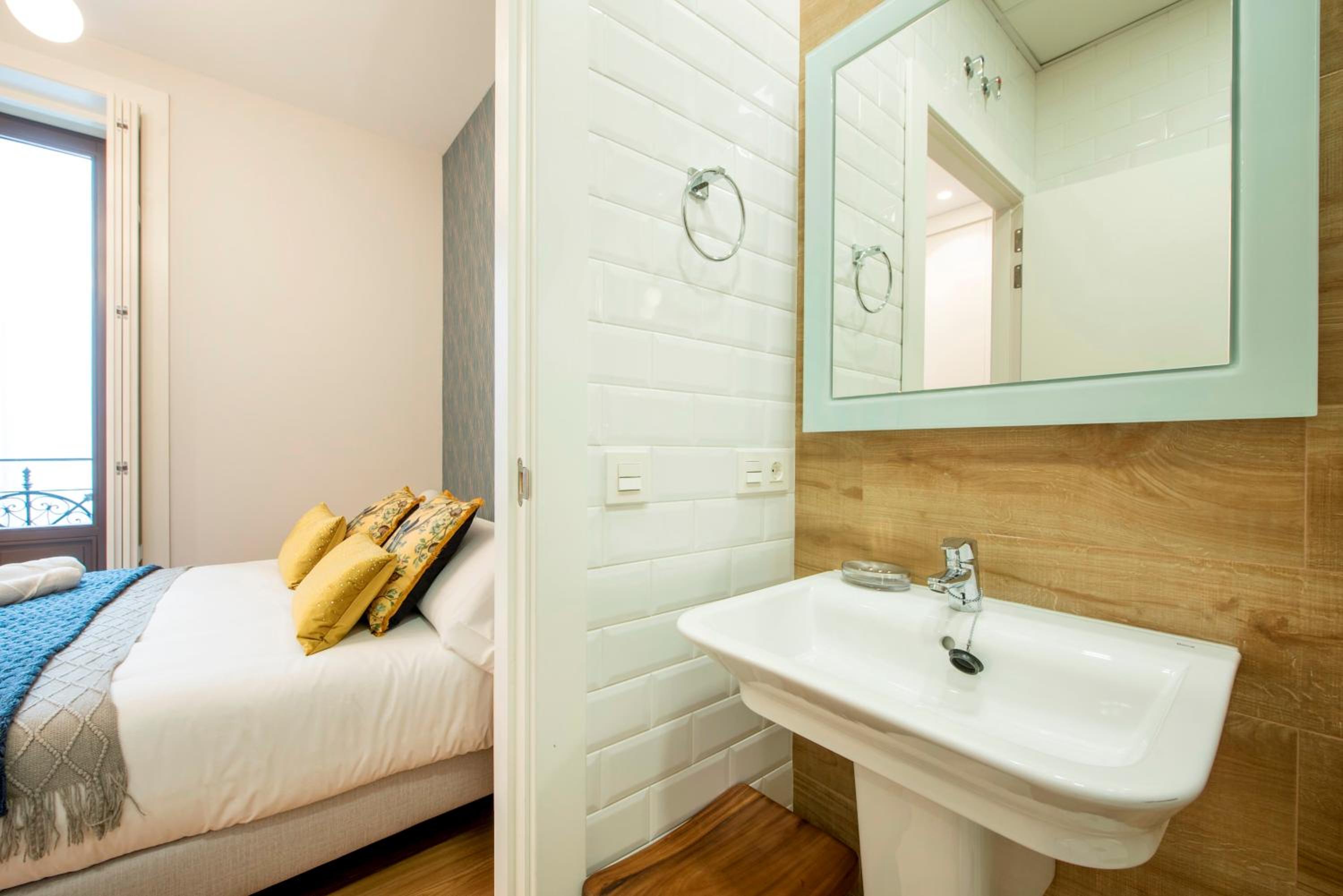 Three-Bedroom Apartment photo 2