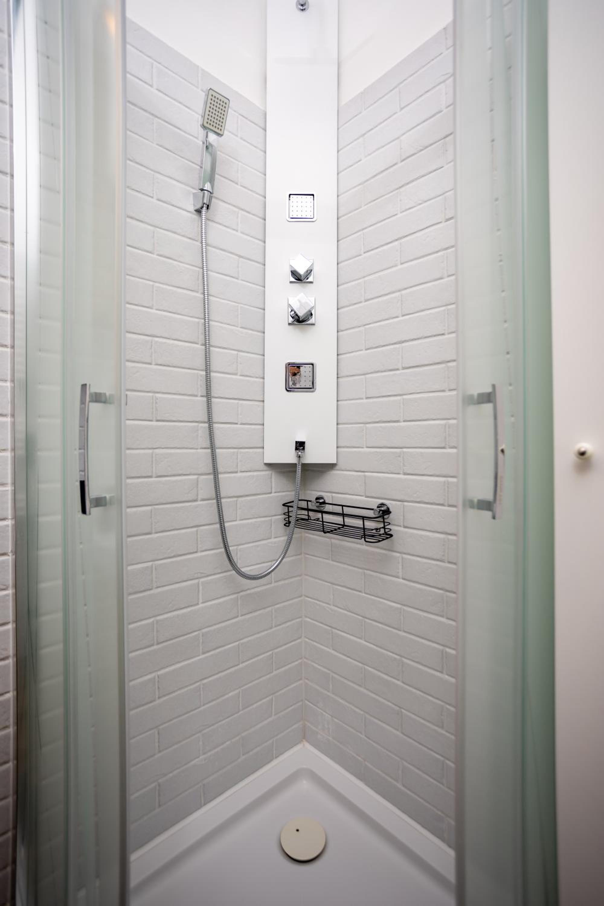 Two-Bedroom Apartment - Photo 19